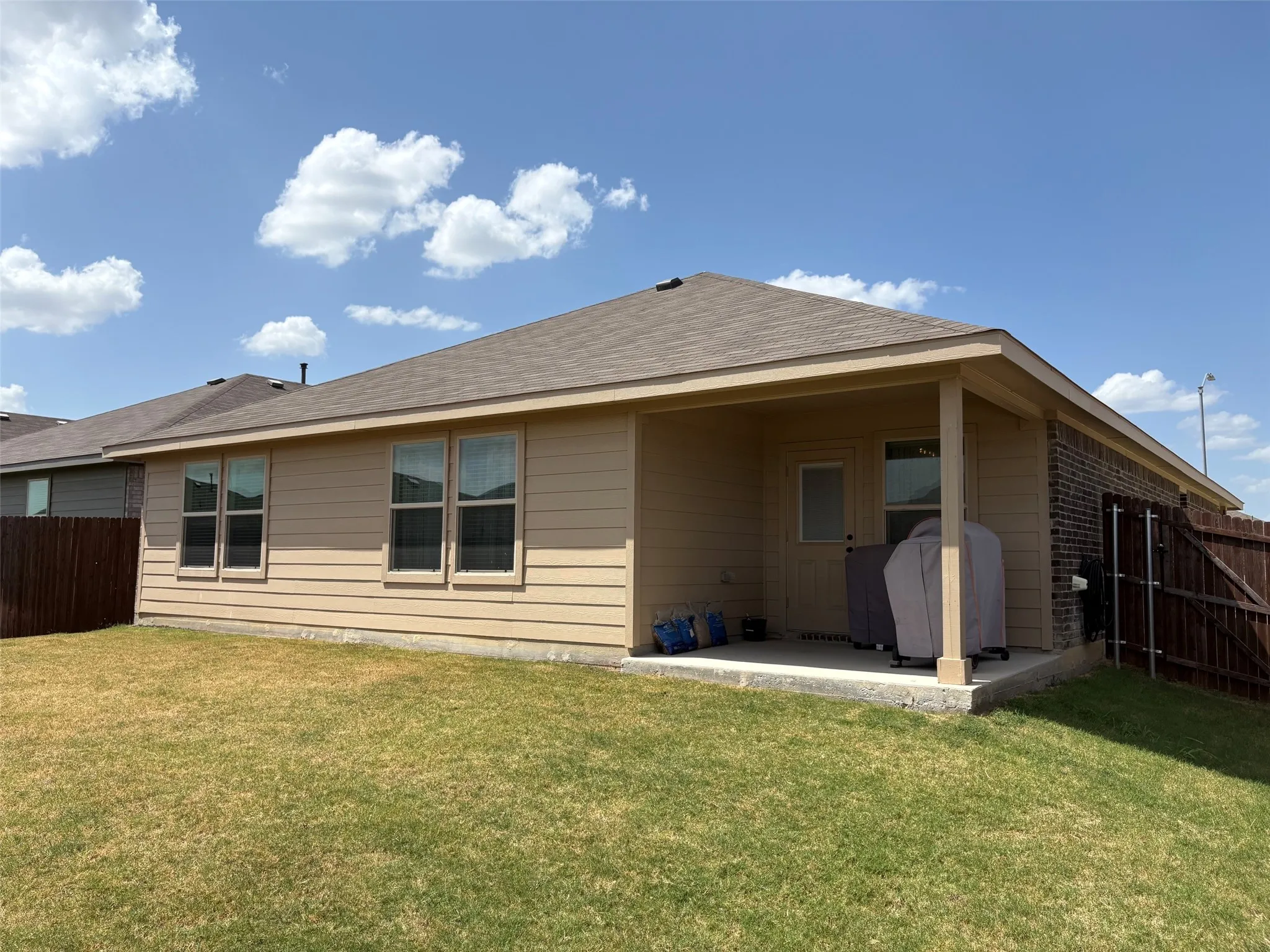 Single Family Residence For Sale in Denton County , 701 Emmons Creek Street, Justin, Texas 76247, 4 Bedroom, 2 Bathroom, 2 Garage spaces, 1,728 Sqft, built in 2023, mls#21361311, Real Estate Agent in Justin, Homes For Sale in Denton county, Homes For Sale in Justin, Realtor in Justin Texas, Real Estate Brokerage Independent Realty Texas, Luminita Cordes Realtor
