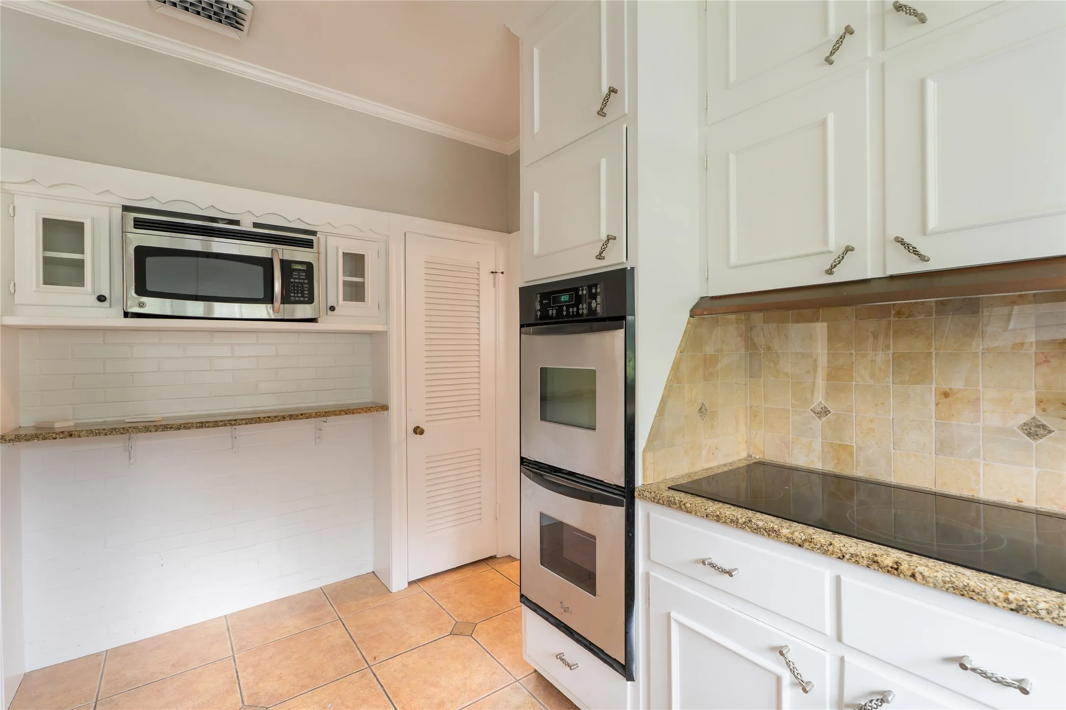 Single Family Residence For Sale in Navarro County , 601 N 25th Street, Corsicana, Texas 75110, 4 Bedroom, 3 Bathroom, 2 Garage spaces, 3,956 Sqft, built in 1954, Price $375,000, mls#21361373, Real Estate Agent in Corsicana, Homes For Sale in Navarro county, Homes For Sale in Corsicana, Realtor in Corsicana Texas, Real Estate Brokerage Independent Realty Texas, Luminita Cordes Realtor