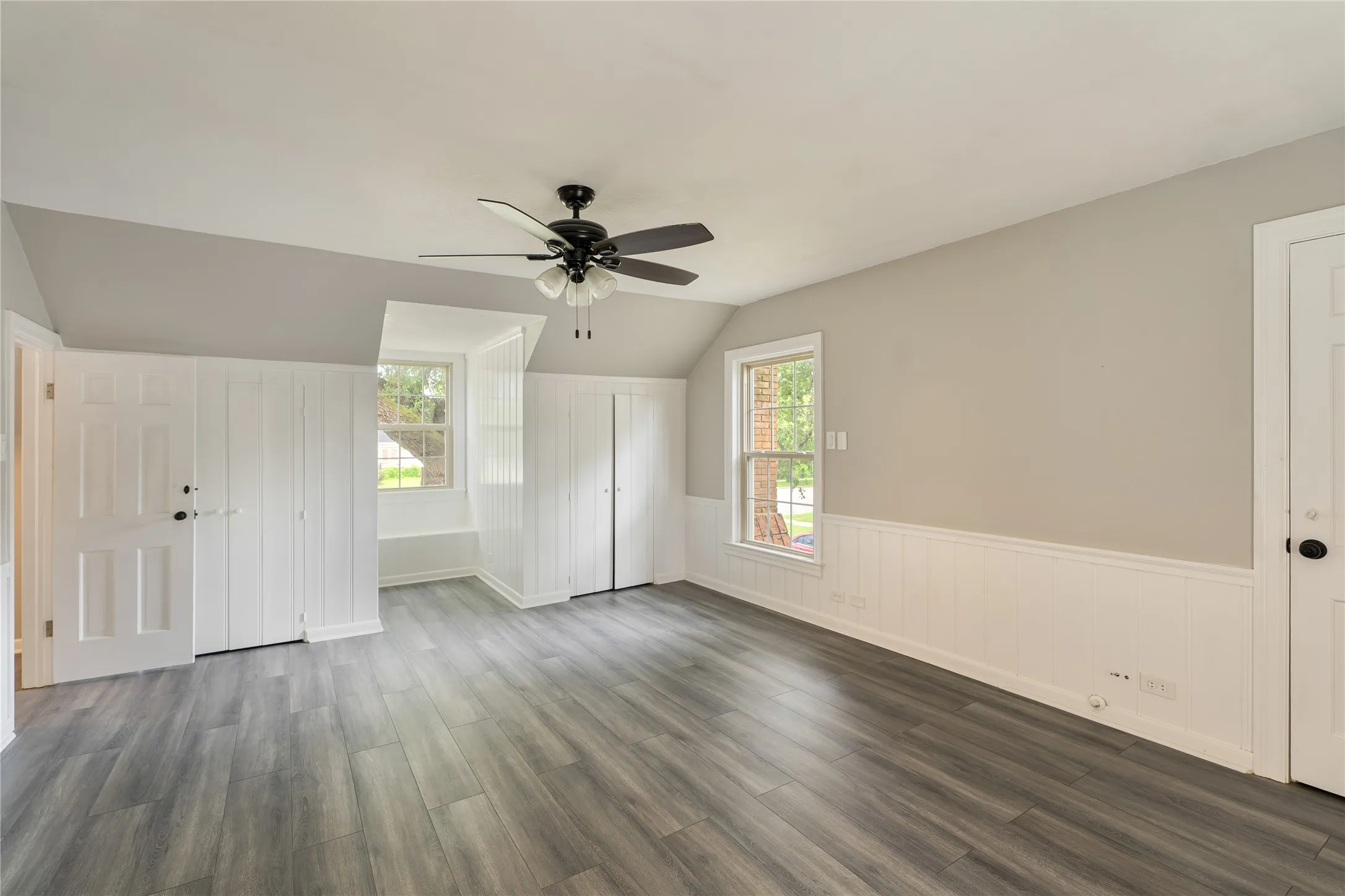 Single Family Residence For Sale in Navarro County , 601 N 25th Street, Corsicana, Texas 75110, 4 Bedroom, 3 Bathroom, 2 Garage spaces, 3,956 Sqft, built in 1954, Price $375,000, mls#21361373, Real Estate Agent in Corsicana, Homes For Sale in Navarro county, Homes For Sale in Corsicana, Realtor in Corsicana Texas, Real Estate Brokerage Independent Realty Texas, Luminita Cordes Realtor