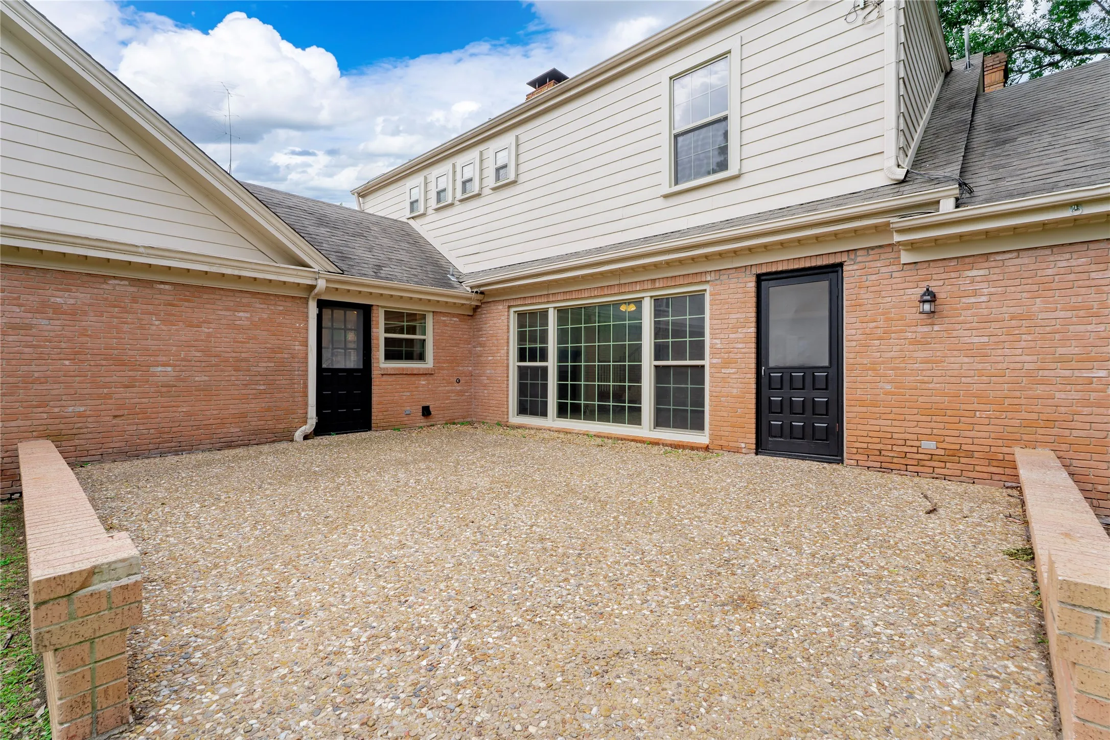 Single Family Residence For Sale in Navarro County , 601 N 25th Street, Corsicana, Texas 75110, 4 Bedroom, 3 Bathroom, 2 Garage spaces, 3,956 Sqft, built in 1954, Price $375,000, mls#21361373, Real Estate Agent in Corsicana, Homes For Sale in Navarro county, Homes For Sale in Corsicana, Realtor in Corsicana Texas, Real Estate Brokerage Independent Realty Texas, Luminita Cordes Realtor