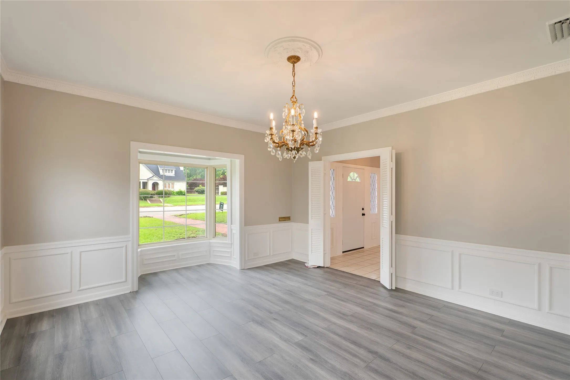 Single Family Residence For Sale in Navarro County , 601 N 25th Street, Corsicana, Texas 75110, 4 Bedroom, 3 Bathroom, 2 Garage spaces, 3,956 Sqft, built in 1954, Price $375,000, mls#21361373, Real Estate Agent in Corsicana, Homes For Sale in Navarro county, Homes For Sale in Corsicana, Realtor in Corsicana Texas, Real Estate Brokerage Independent Realty Texas, Luminita Cordes Realtor