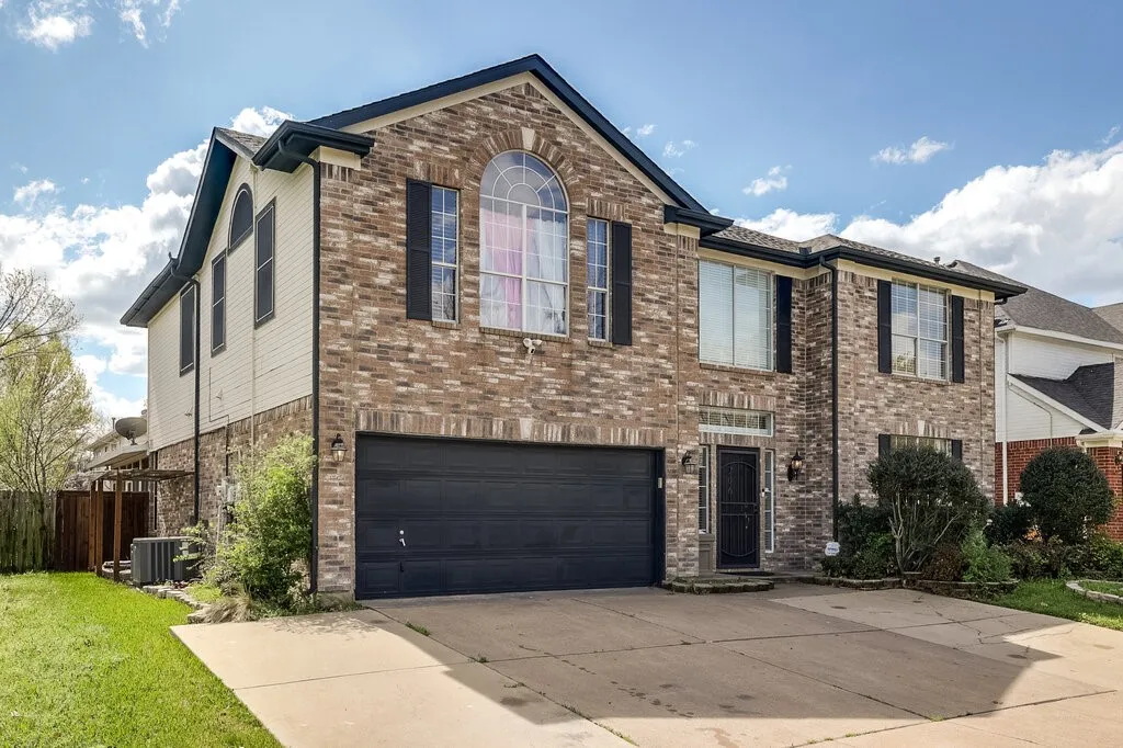 Single Family Residence For Sale in Tarrant County , 706 Gentry Drive, Arlington, Texas 76018, 5 Bedroom, 3 Bathroom, 2 Garage spaces, 4,056 Sqft, built in 1995, mls#21361411, Real Estate Agent in Arlington, Homes For Sale in Tarrant county, Homes For Sale in Arlington, Realtor in Arlington Texas, Real Estate Brokerage Independent Realty Texas, Luminita Cordes Realtor