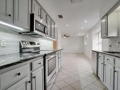 Single Family Residence For Sale in Dallas County , 813 Leslie Lane, Coppell, Texas 75019, 3 Bedroom, 2 Bathroom, Garage spaces, 1,637 Sqft, built in 1983, Price $459,000, mls#21361414, Real Estate Agent in Coppell, Homes For Sale in Dallas county, Homes For Sale in Coppell, Realtor in Coppell Texas, Real Estate Brokerage Independent Realty Texas, Luminita Cordes Realtor