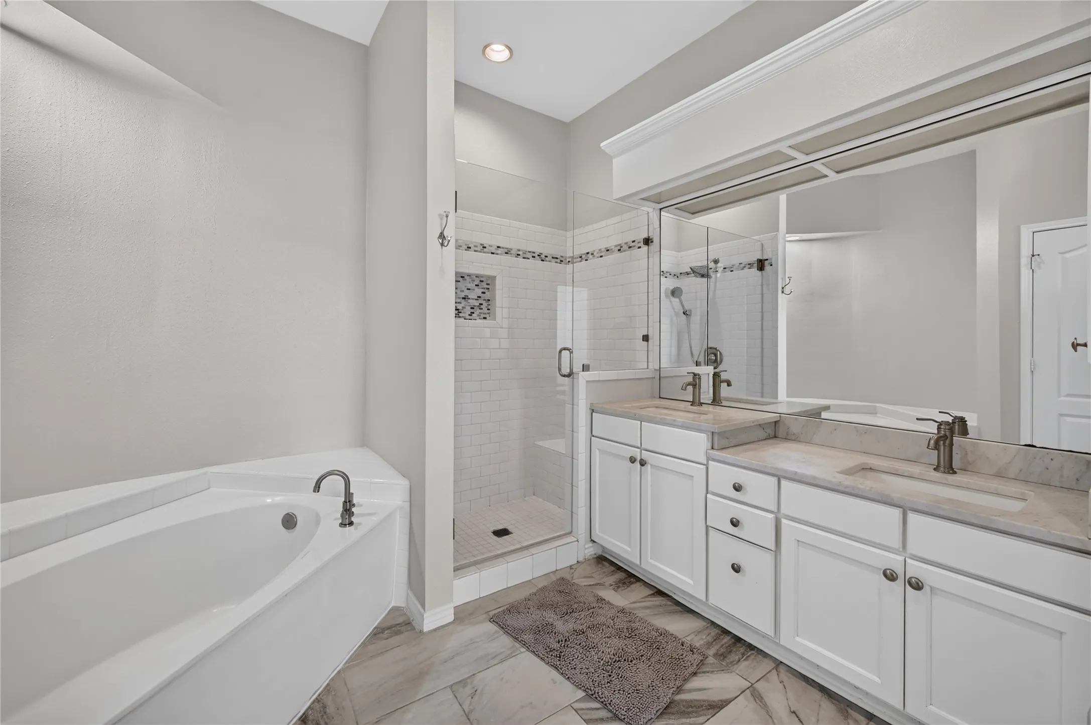 Single Family Residence For Rent in Dallas County , 423 Halifax Drive, Coppell, Texas 75019, 3 Bedroom, 2 Bathroom, 2 Garage spaces, 2,350 Sqft, built in 1993, mls#21361402, Real Estate Agent in Coppell, Homes For Rent in Dallas county, Homes For Rent in Coppell, Realtor in Coppell Texas, Real Estate Brokerage Independent Realty Texas, Luminita Cordes Realtor