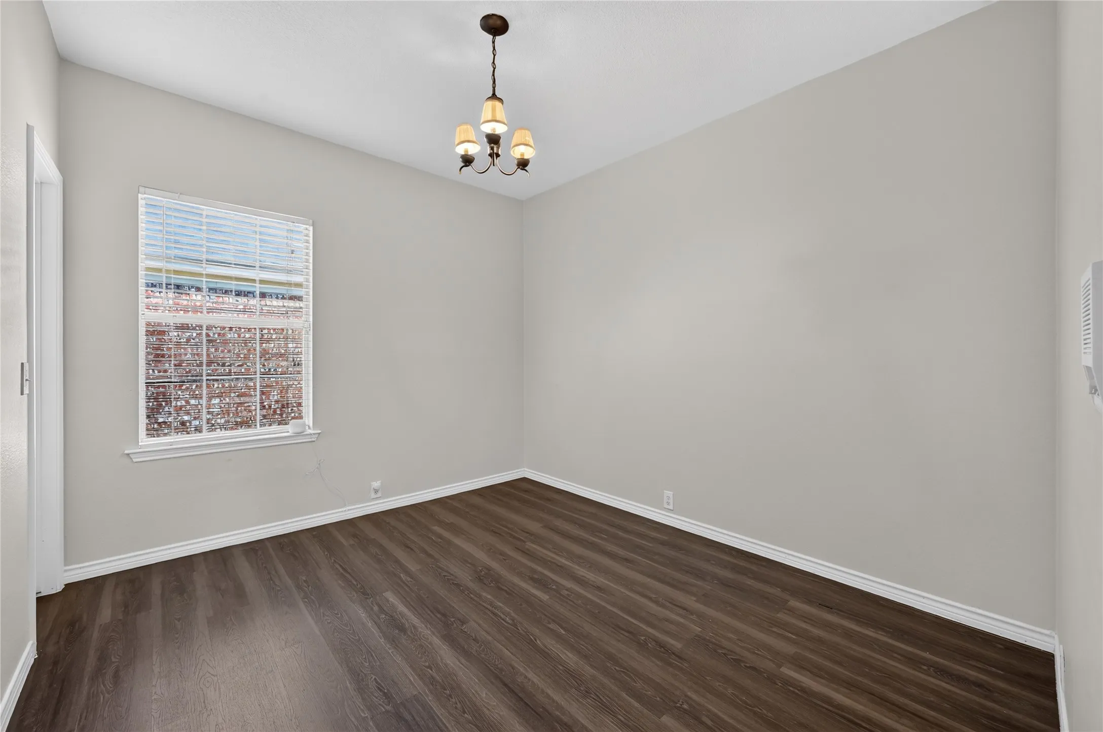 Single Family Residence For Rent in Dallas County , 423 Halifax Drive, Coppell, Texas 75019, 3 Bedroom, 2 Bathroom, 2 Garage spaces, 2,350 Sqft, built in 1993, mls#21361402, Real Estate Agent in Coppell, Homes For Rent in Dallas county, Homes For Rent in Coppell, Realtor in Coppell Texas, Real Estate Brokerage Independent Realty Texas, Luminita Cordes Realtor