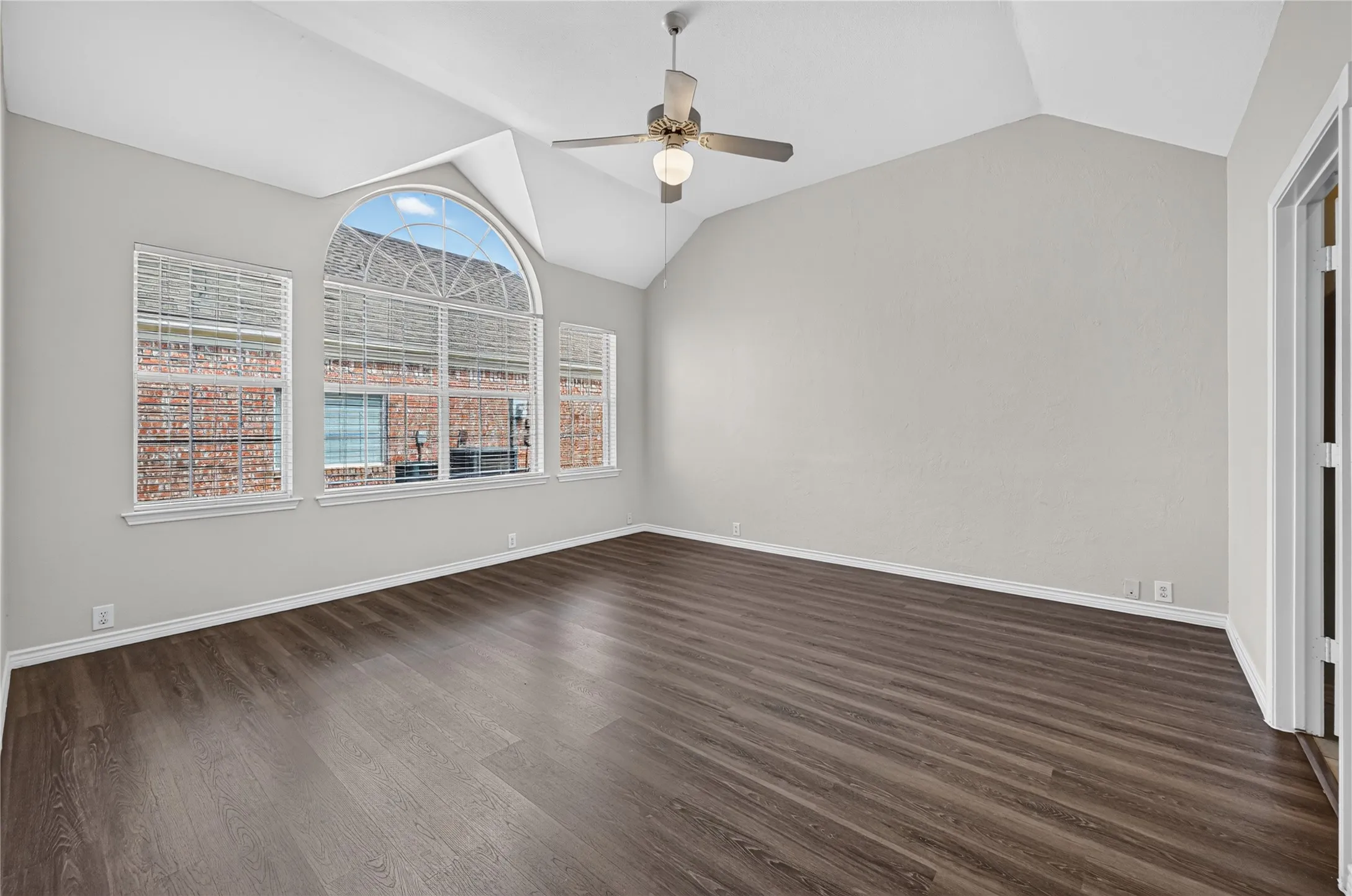 Single Family Residence For Rent in Dallas County , 423 Halifax Drive, Coppell, Texas 75019, 3 Bedroom, 2 Bathroom, 2 Garage spaces, 2,350 Sqft, built in 1993, mls#21361402, Real Estate Agent in Coppell, Homes For Rent in Dallas county, Homes For Rent in Coppell, Realtor in Coppell Texas, Real Estate Brokerage Independent Realty Texas, Luminita Cordes Realtor