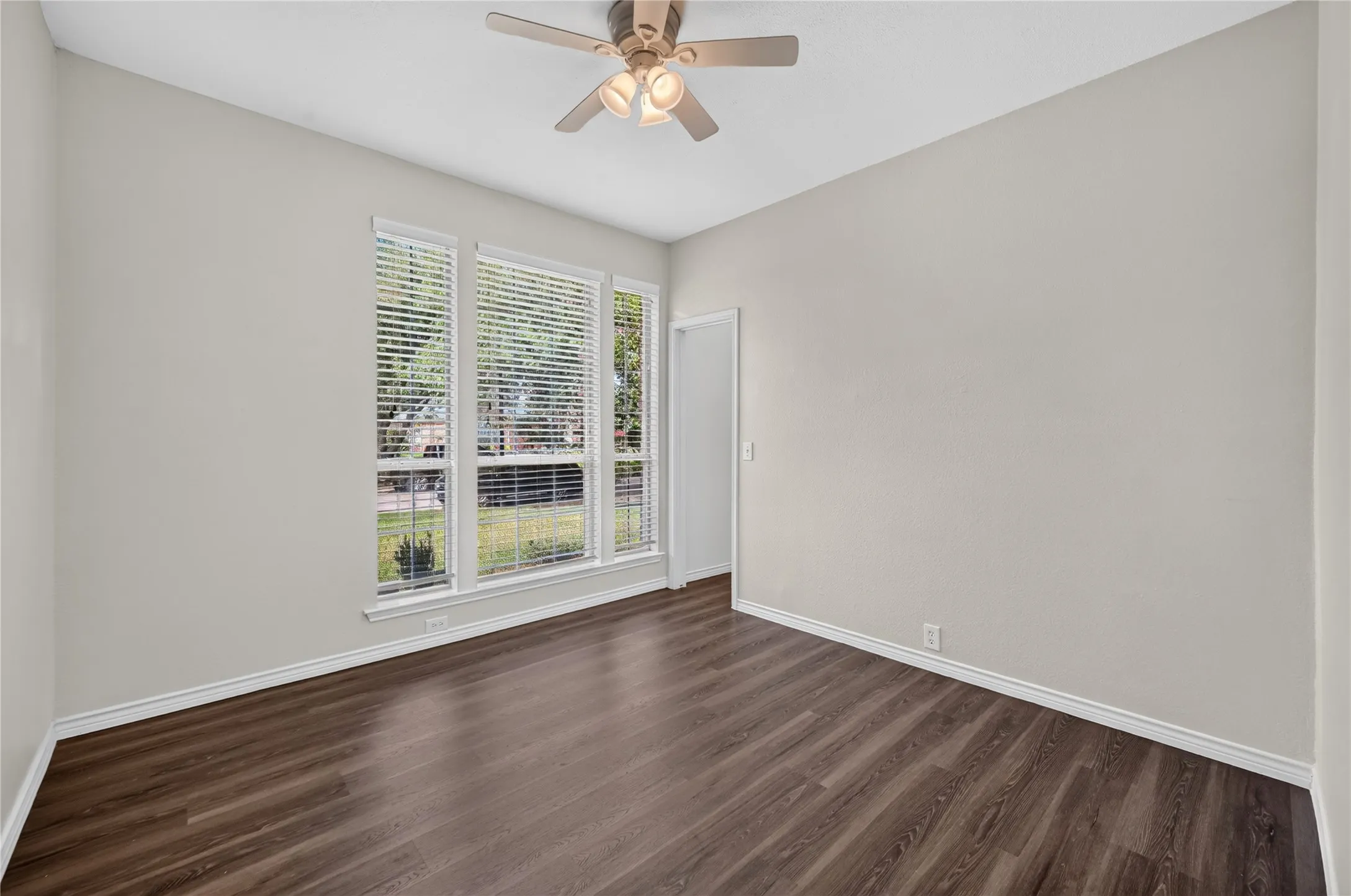 Single Family Residence For Rent in Dallas County , 423 Halifax Drive, Coppell, Texas 75019, 3 Bedroom, 2 Bathroom, 2 Garage spaces, 2,350 Sqft, built in 1993, mls#21361402, Real Estate Agent in Coppell, Homes For Rent in Dallas county, Homes For Rent in Coppell, Realtor in Coppell Texas, Real Estate Brokerage Independent Realty Texas, Luminita Cordes Realtor