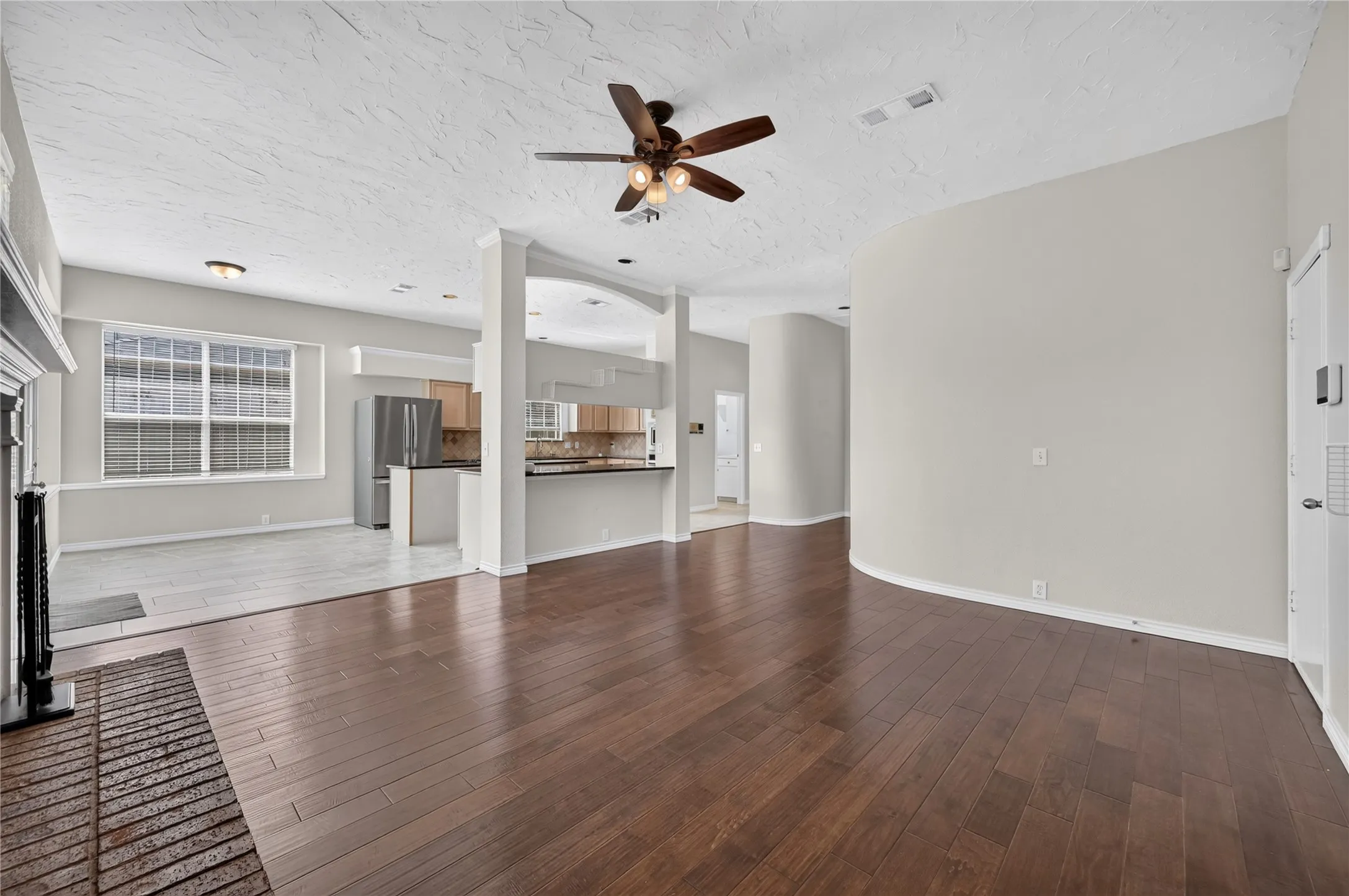 Single Family Residence For Rent in Dallas County , 423 Halifax Drive, Coppell, Texas 75019, 3 Bedroom, 2 Bathroom, 2 Garage spaces, 2,350 Sqft, built in 1993, mls#21361402, Real Estate Agent in Coppell, Homes For Rent in Dallas county, Homes For Rent in Coppell, Realtor in Coppell Texas, Real Estate Brokerage Independent Realty Texas, Luminita Cordes Realtor