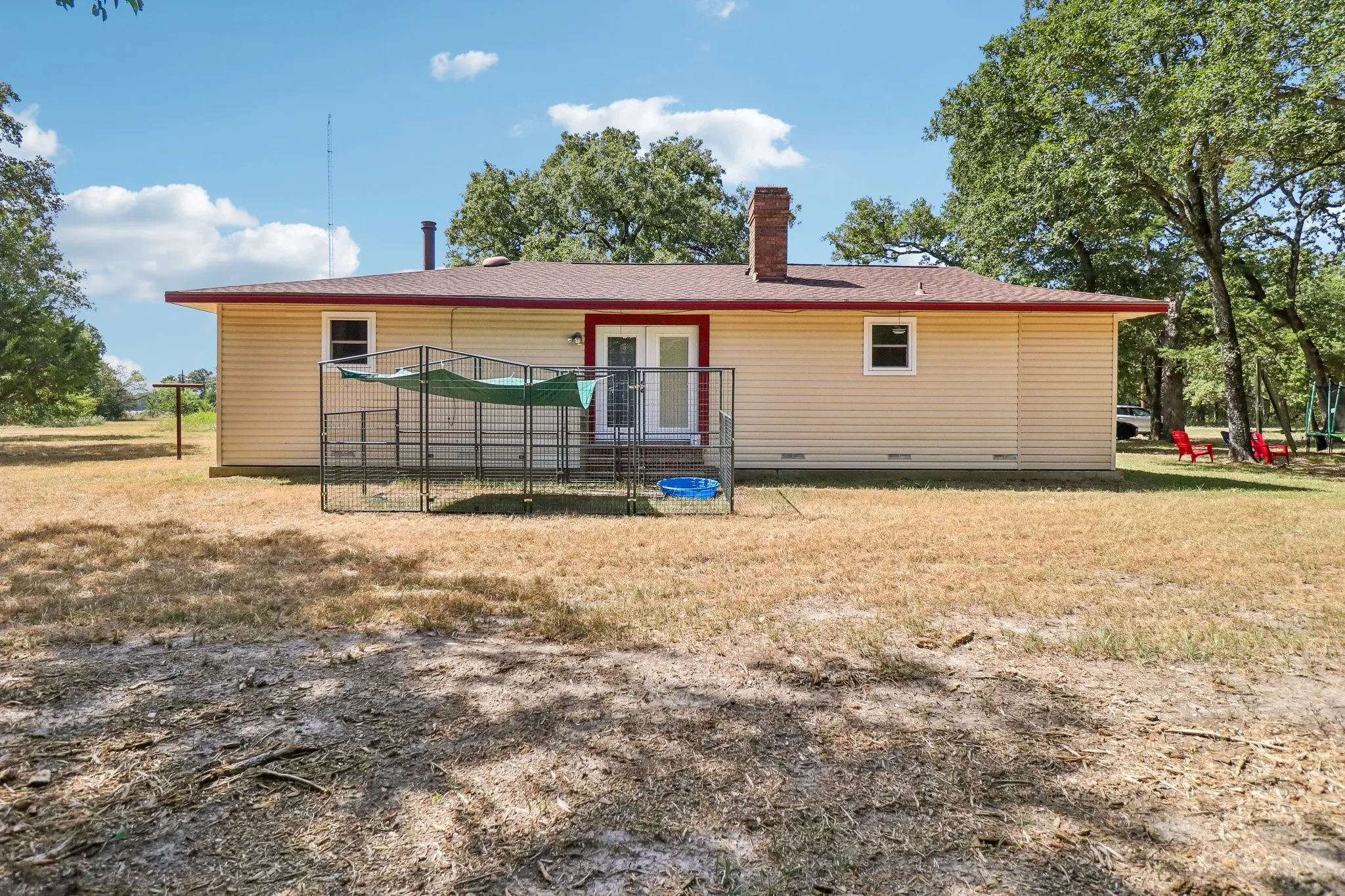 Single Family Residence For Sale in Kaufman County , 13110 County Road 4016, Kemp, Texas 75143, 4 Bedroom, 2 Bathroom, Garage spaces, 1,862 Sqft, built in 1985, mls#21361405, Real Estate Agent in Kemp, Homes For Sale in Kaufman county, Homes For Sale in Kemp, Realtor in Kemp Texas, Real Estate Brokerage Independent Realty Texas, Luminita Cordes Realtor