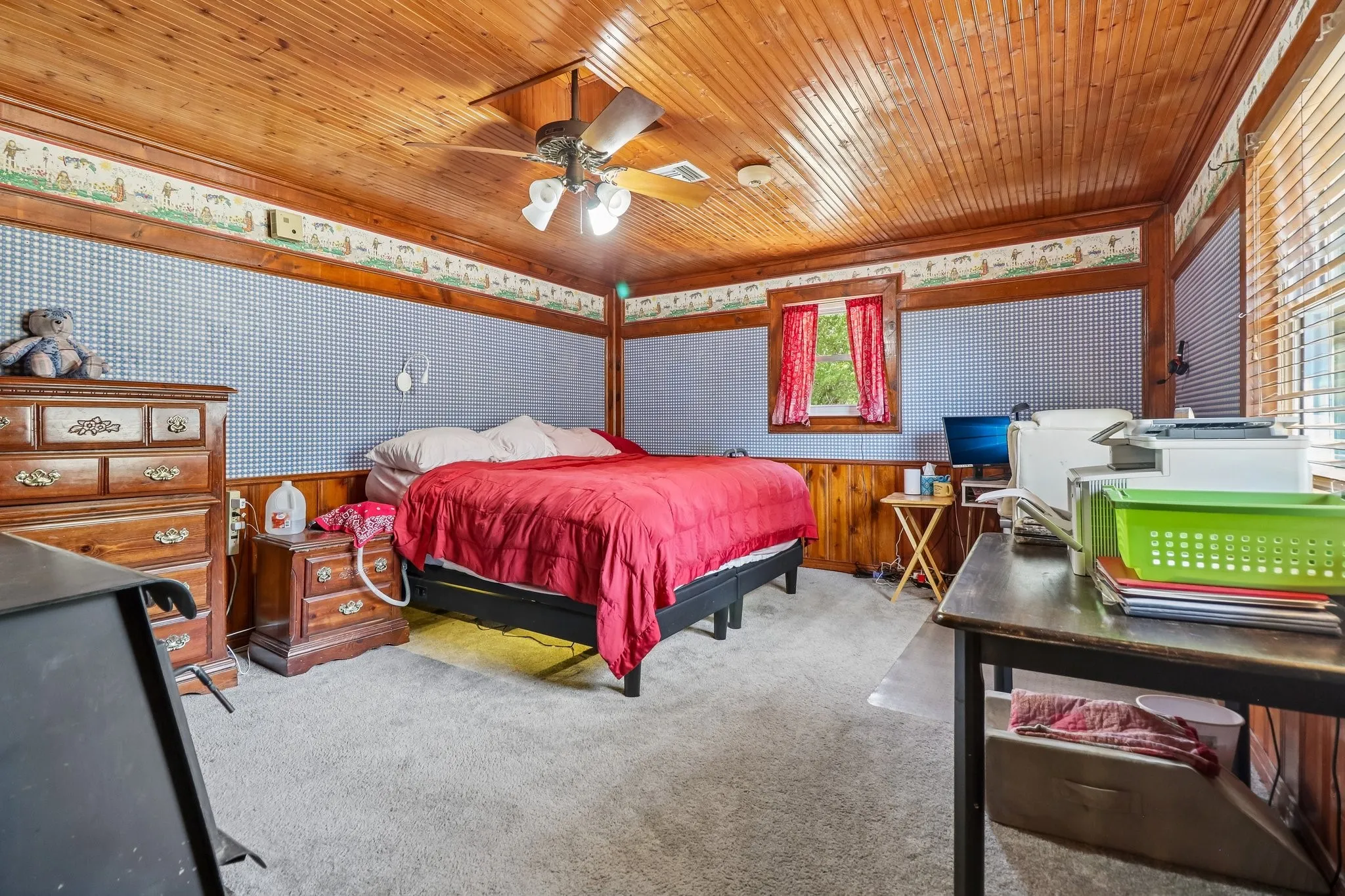 Single Family Residence For Sale in Kaufman County , 13110 County Road 4016, Kemp, Texas 75143, 4 Bedroom, 2 Bathroom, Garage spaces, 1,862 Sqft, built in 1985, mls#21361405, Real Estate Agent in Kemp, Homes For Sale in Kaufman county, Homes For Sale in Kemp, Realtor in Kemp Texas, Real Estate Brokerage Independent Realty Texas, Luminita Cordes Realtor