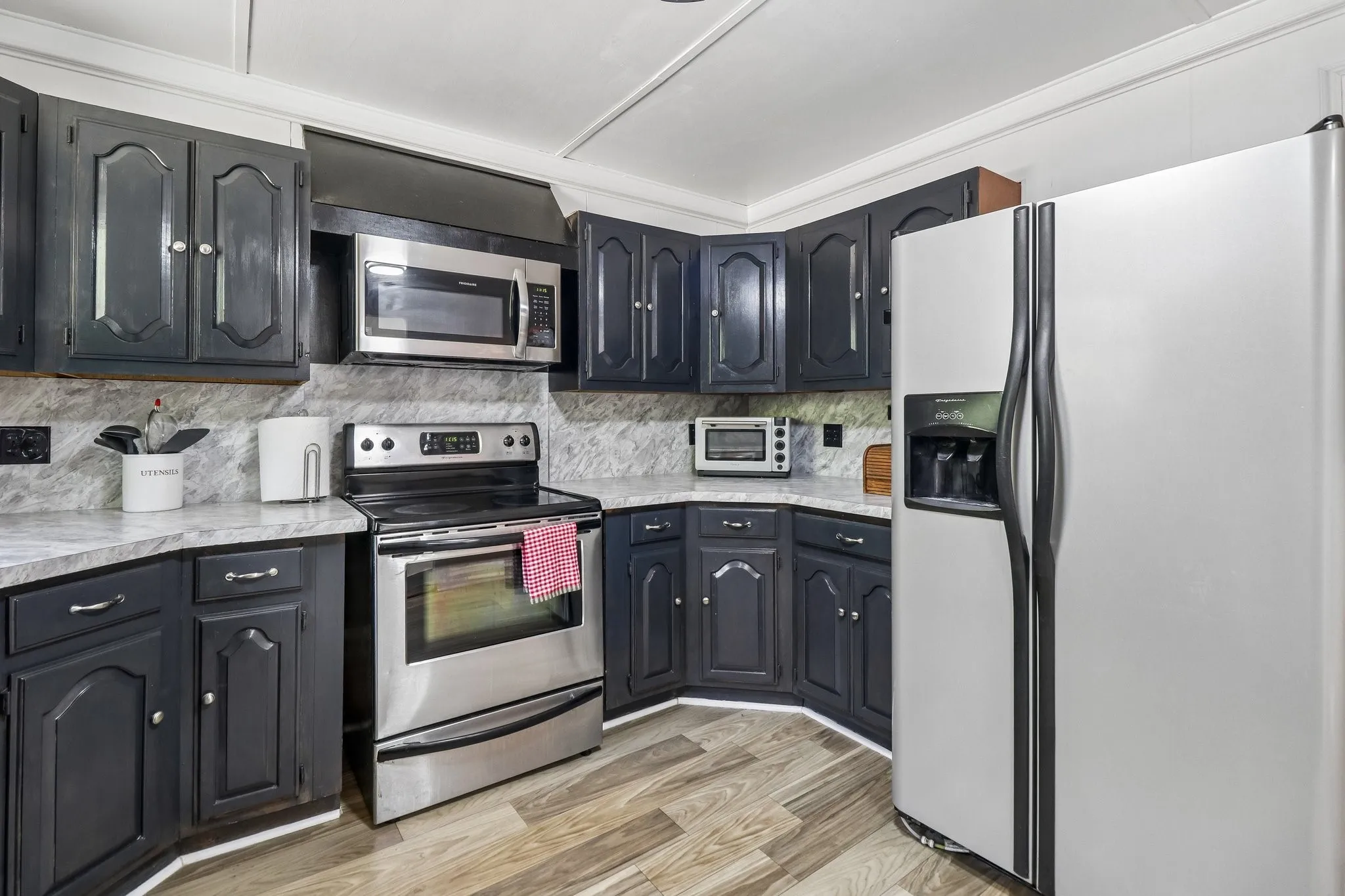 Single Family Residence For Sale in Kaufman County , 13110 County Road 4016, Kemp, Texas 75143, 4 Bedroom, 2 Bathroom, Garage spaces, 1,862 Sqft, built in 1985, mls#21361405, Real Estate Agent in Kemp, Homes For Sale in Kaufman county, Homes For Sale in Kemp, Realtor in Kemp Texas, Real Estate Brokerage Independent Realty Texas, Luminita Cordes Realtor