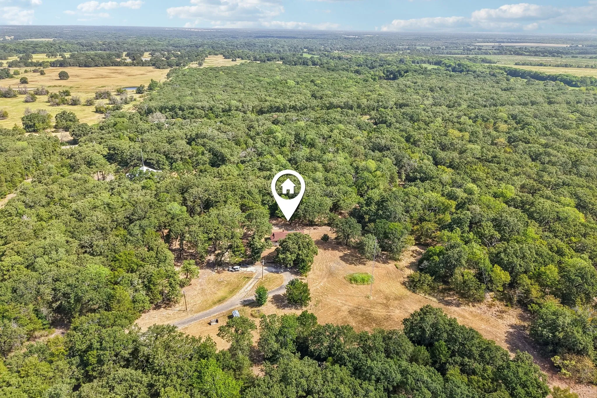 Single Family Residence For Sale in Kaufman County , 13110 County Road 4016, Kemp, Texas 75143, 4 Bedroom, 2 Bathroom, Garage spaces, 1,862 Sqft, built in 1985, mls#21361405, Real Estate Agent in Kemp, Homes For Sale in Kaufman county, Homes For Sale in Kemp, Realtor in Kemp Texas, Real Estate Brokerage Independent Realty Texas, Luminita Cordes Realtor