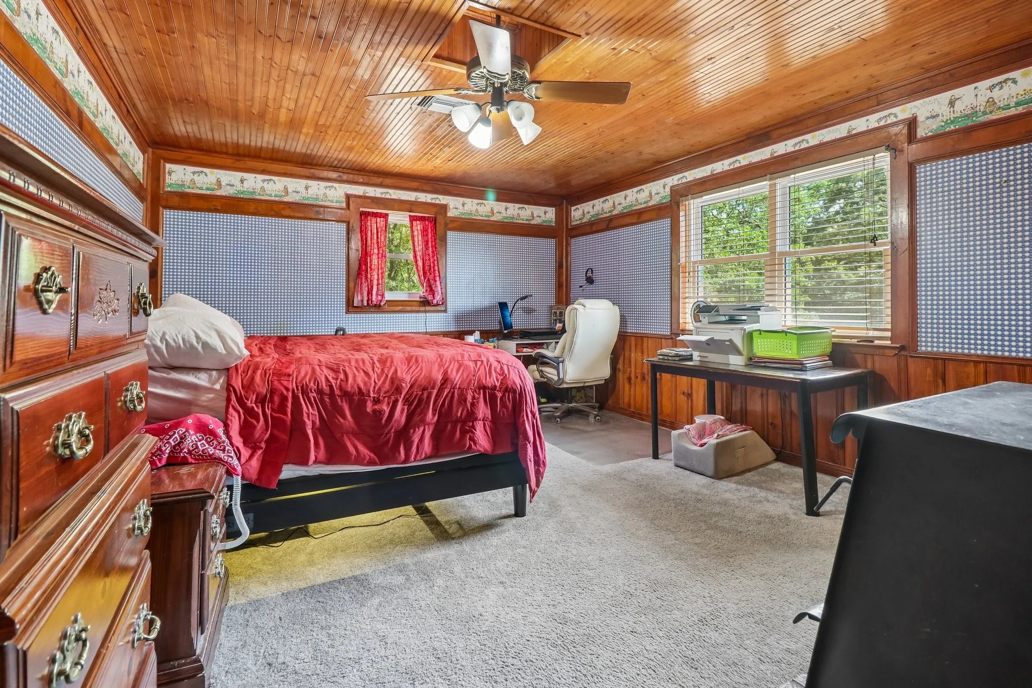 Single Family Residence For Sale in Kaufman County , 13110 County Road 4016, Kemp, Texas 75143, 4 Bedroom, 2 Bathroom, Garage spaces, 1,862 Sqft, built in 1985, mls#21361405, Real Estate Agent in Kemp, Homes For Sale in Kaufman county, Homes For Sale in Kemp, Realtor in Kemp Texas, Real Estate Brokerage Independent Realty Texas, Luminita Cordes Realtor