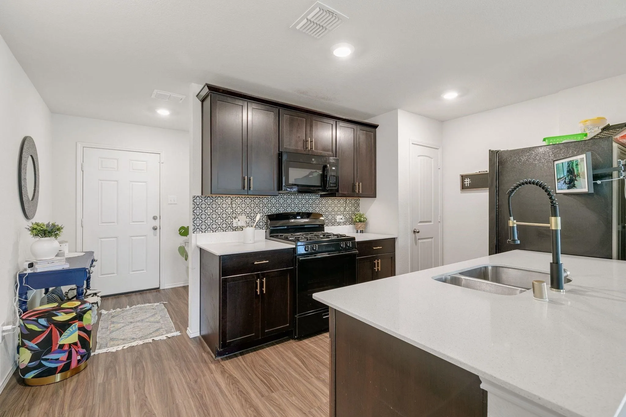 Single Family Residence For Rent in Tarrant County , 448 Blue Crow Lane, Fort Worth, Texas 76052, 4 Bedroom, 2 Bathroom, 2 Garage spaces, 1,959 Sqft, built in 2019, mls#21361153, Real Estate Agent in Fort Worth, Homes For Rent in Tarrant county, Homes For Rent in Fort Worth, Realtor in Fort Worth Texas, Real Estate Brokerage Independent Realty Texas, Luminita Cordes Realtor