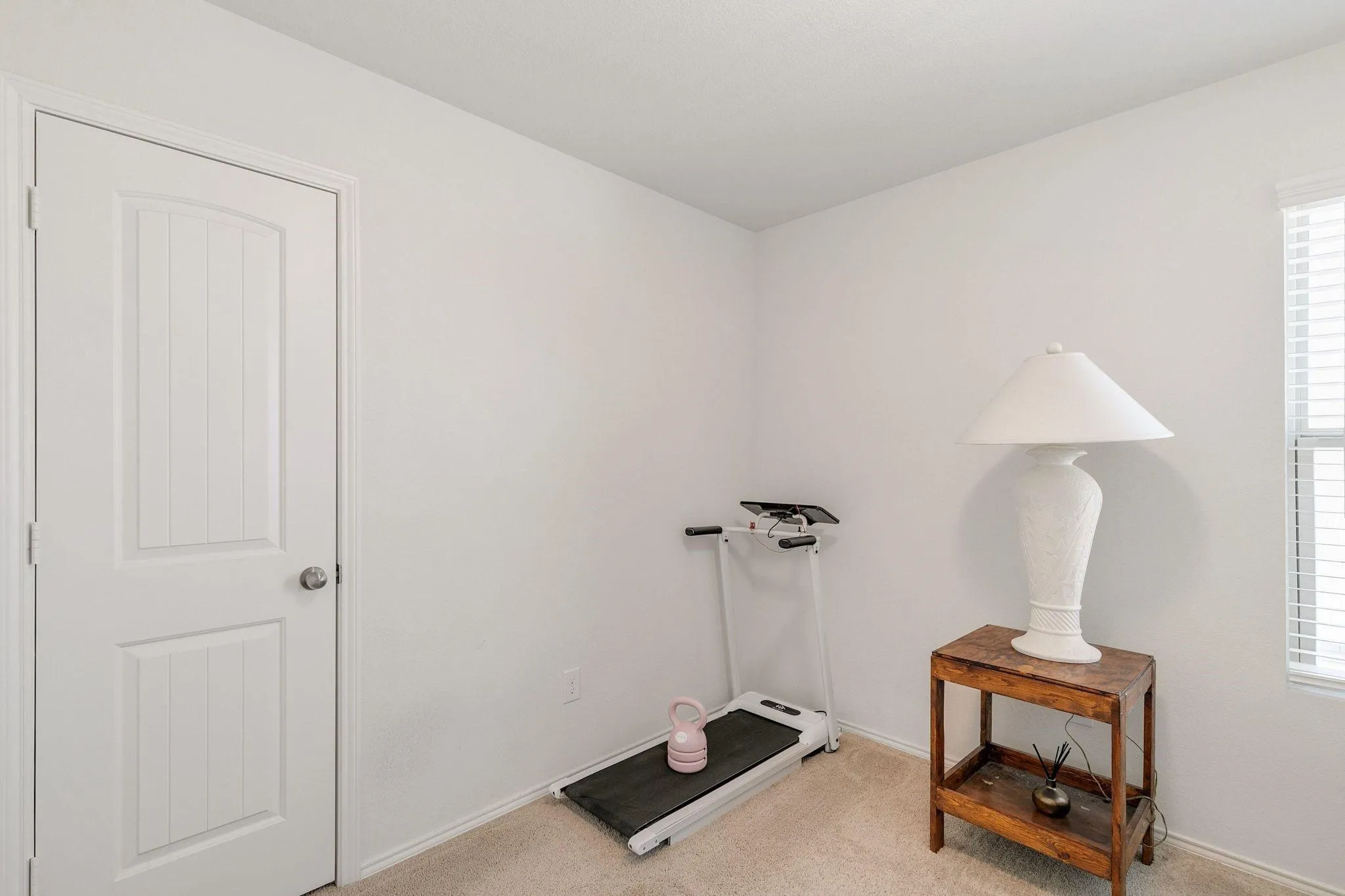 Single Family Residence For Rent in Tarrant County , 448 Blue Crow Lane, Fort Worth, Texas 76052, 4 Bedroom, 2 Bathroom, 2 Garage spaces, 1,959 Sqft, built in 2019, mls#21361153, Real Estate Agent in Fort Worth, Homes For Rent in Tarrant county, Homes For Rent in Fort Worth, Realtor in Fort Worth Texas, Real Estate Brokerage Independent Realty Texas, Luminita Cordes Realtor