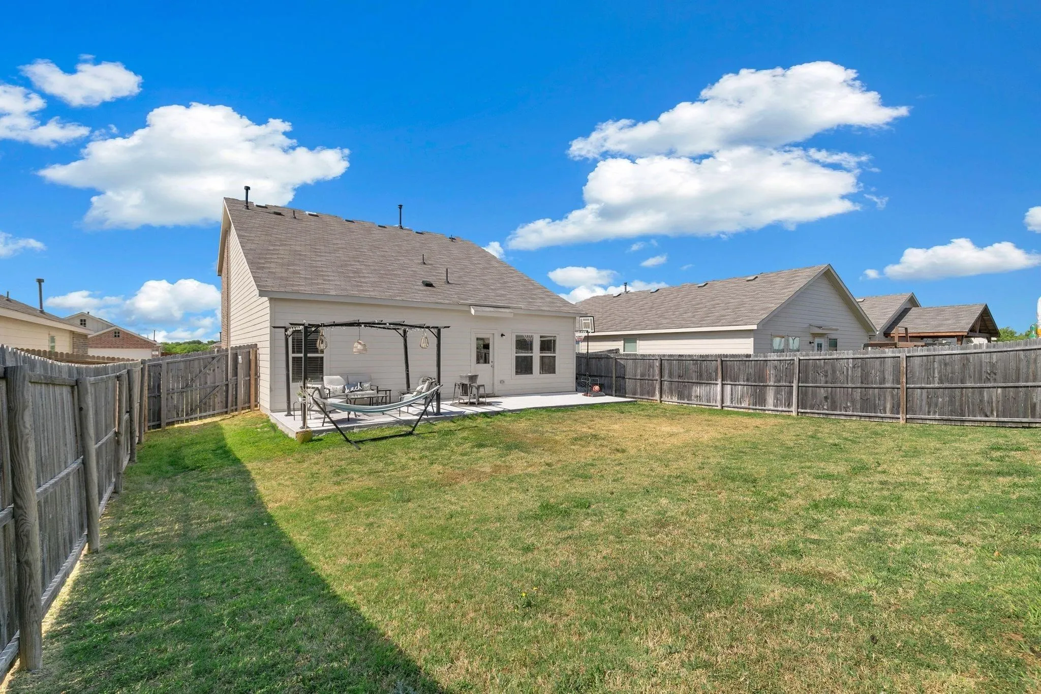 Single Family Residence For Rent in Tarrant County , 448 Blue Crow Lane, Fort Worth, Texas 76052, 4 Bedroom, 2 Bathroom, 2 Garage spaces, 1,959 Sqft, built in 2019, mls#21361153, Real Estate Agent in Fort Worth, Homes For Rent in Tarrant county, Homes For Rent in Fort Worth, Realtor in Fort Worth Texas, Real Estate Brokerage Independent Realty Texas, Luminita Cordes Realtor