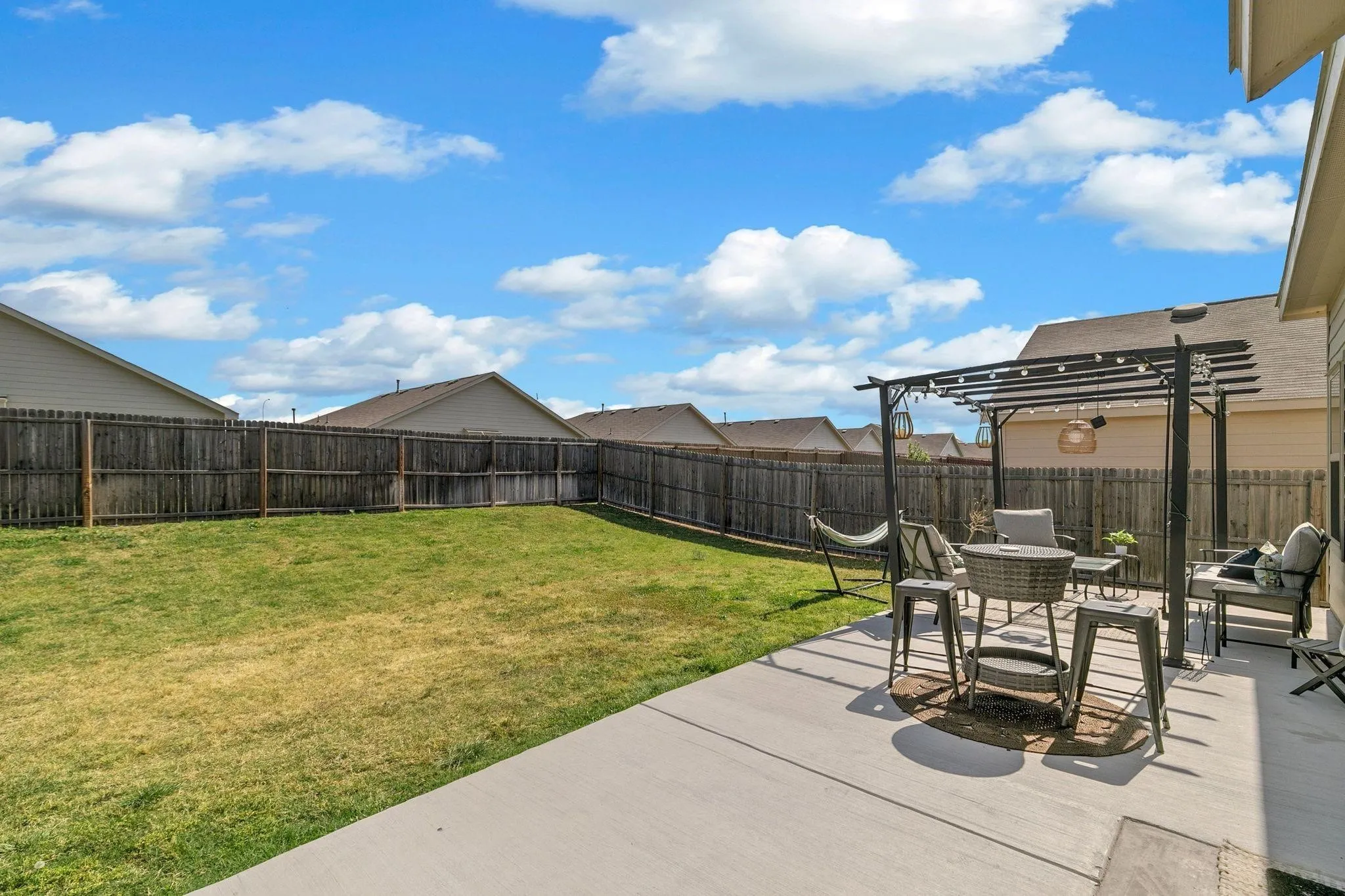 Single Family Residence For Rent in Tarrant County , 448 Blue Crow Lane, Fort Worth, Texas 76052, 4 Bedroom, 2 Bathroom, 2 Garage spaces, 1,959 Sqft, built in 2019, mls#21361153, Real Estate Agent in Fort Worth, Homes For Rent in Tarrant county, Homes For Rent in Fort Worth, Realtor in Fort Worth Texas, Real Estate Brokerage Independent Realty Texas, Luminita Cordes Realtor