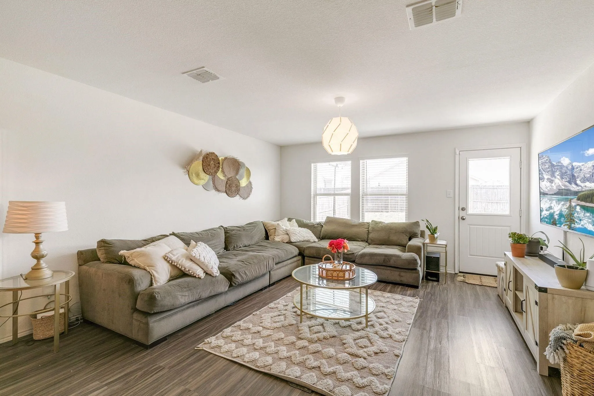 Single Family Residence For Rent in Tarrant County , 448 Blue Crow Lane, Fort Worth, Texas 76052, 4 Bedroom, 2 Bathroom, 2 Garage spaces, 1,959 Sqft, built in 2019, mls#21361153, Real Estate Agent in Fort Worth, Homes For Rent in Tarrant county, Homes For Rent in Fort Worth, Realtor in Fort Worth Texas, Real Estate Brokerage Independent Realty Texas, Luminita Cordes Realtor