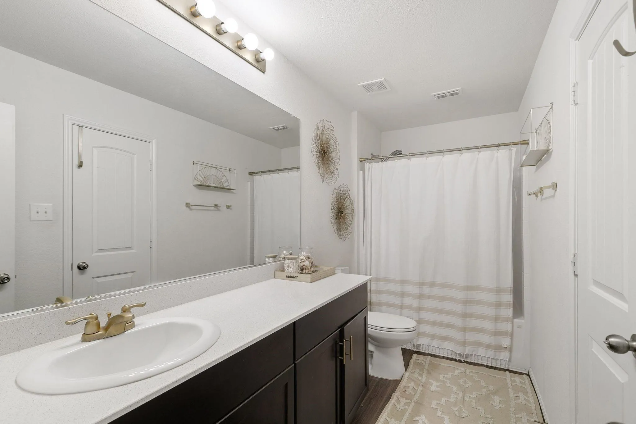 Single Family Residence For Rent in Tarrant County , 448 Blue Crow Lane, Fort Worth, Texas 76052, 4 Bedroom, 2 Bathroom, 2 Garage spaces, 1,959 Sqft, built in 2019, mls#21361153, Real Estate Agent in Fort Worth, Homes For Rent in Tarrant county, Homes For Rent in Fort Worth, Realtor in Fort Worth Texas, Real Estate Brokerage Independent Realty Texas, Luminita Cordes Realtor