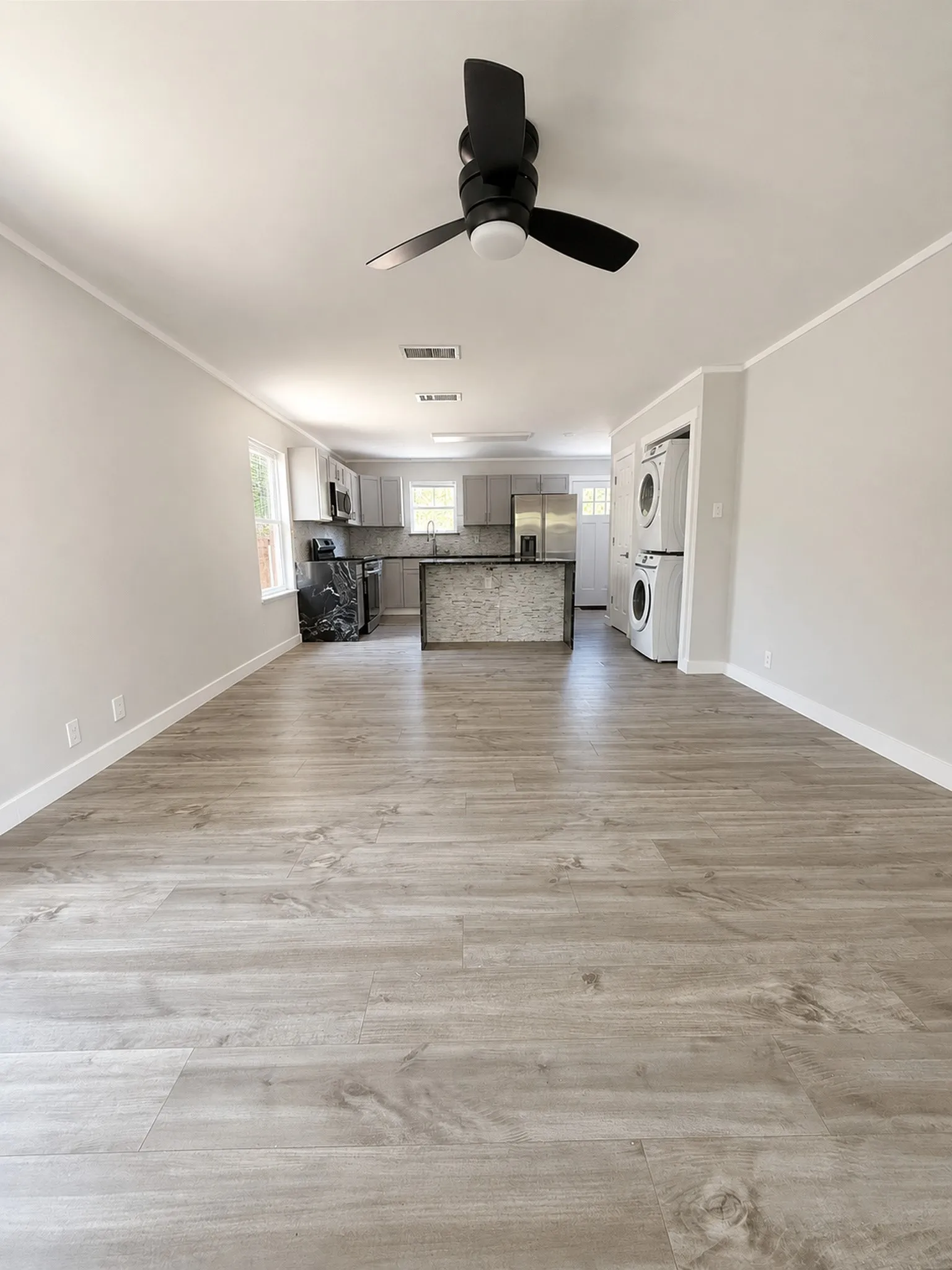 Single Family Residence For Sale in Collin County , 903 Moore Street, Mc Kinney, Texas 75069, 3 Bedroom, 1 Bathroom, 1 Garage spaces, 968 Sqft, built in 1962, mls#21361360, Real Estate Agent in Mc Kinney, Homes For Sale in Collin county, Homes For Sale in Mc Kinney, Realtor in Mc Kinney Texas, Real Estate Brokerage Independent Realty Texas, Luminita Cordes Realtor