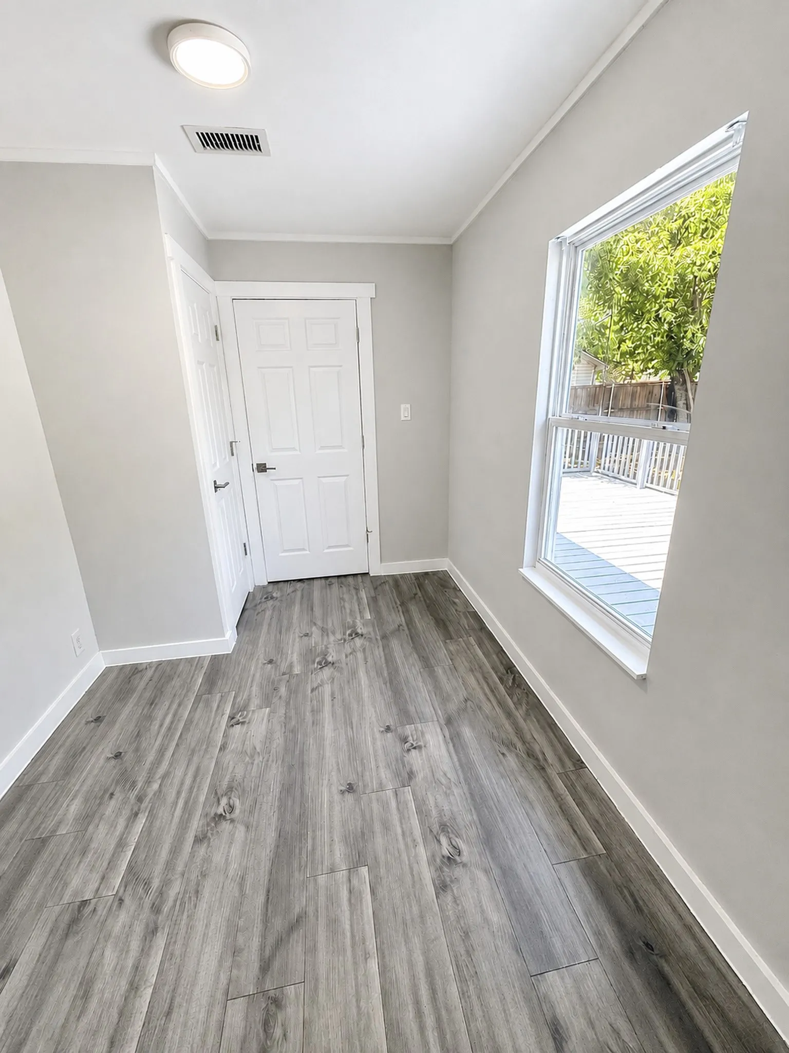Single Family Residence For Sale in Collin County , 903 Moore Street, Mc Kinney, Texas 75069, 3 Bedroom, 1 Bathroom, 1 Garage spaces, 968 Sqft, built in 1962, mls#21361360, Real Estate Agent in Mc Kinney, Homes For Sale in Collin county, Homes For Sale in Mc Kinney, Realtor in Mc Kinney Texas, Real Estate Brokerage Independent Realty Texas, Luminita Cordes Realtor