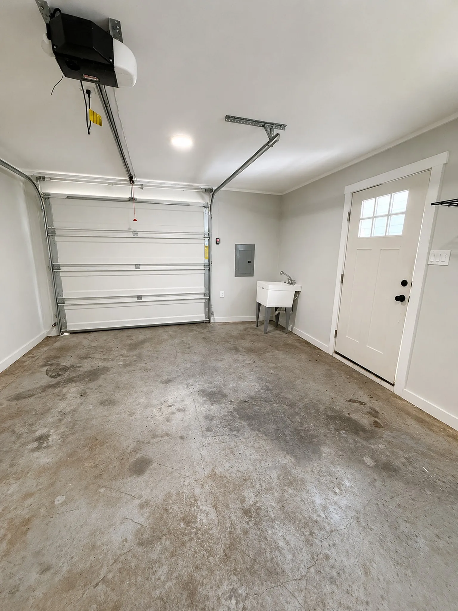 Single Family Residence For Sale in Collin County , 903 Moore Street, Mc Kinney, Texas 75069, 3 Bedroom, 1 Bathroom, 1 Garage spaces, 968 Sqft, built in 1962, mls#21361360, Real Estate Agent in Mc Kinney, Homes For Sale in Collin county, Homes For Sale in Mc Kinney, Realtor in Mc Kinney Texas, Real Estate Brokerage Independent Realty Texas, Luminita Cordes Realtor