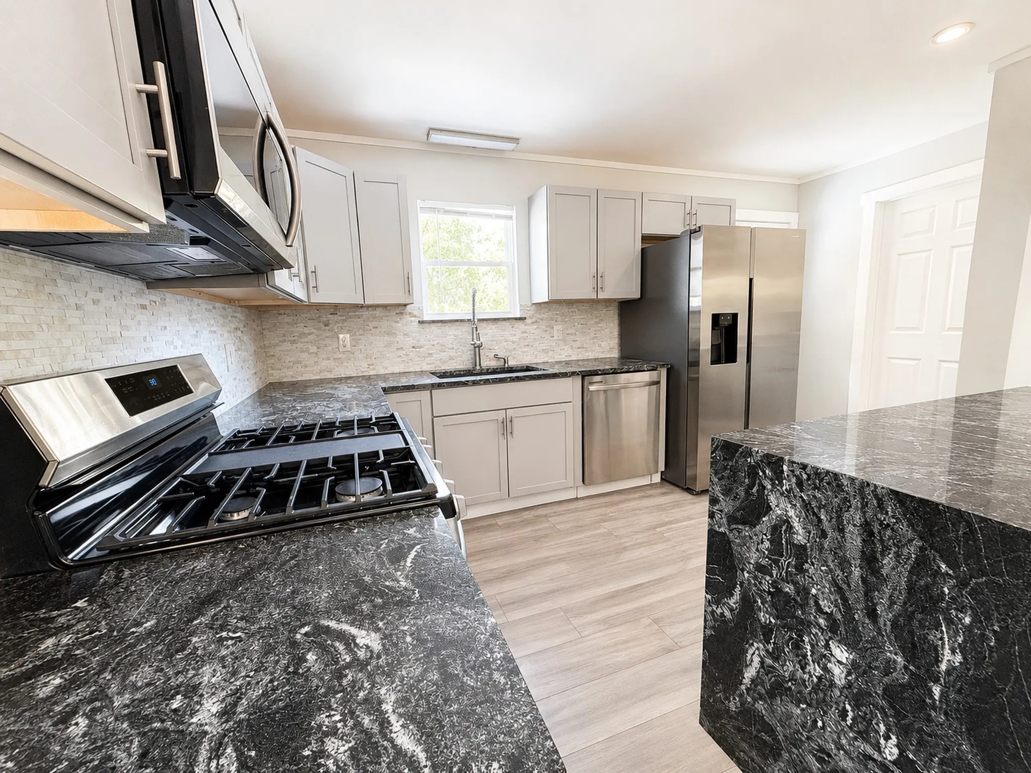 Single Family Residence For Sale in Collin County , 903 Moore Street, Mc Kinney, Texas 75069, 3 Bedroom, 1 Bathroom, 1 Garage spaces, 968 Sqft, built in 1962, mls#21361360, Real Estate Agent in Mc Kinney, Homes For Sale in Collin county, Homes For Sale in Mc Kinney, Realtor in Mc Kinney Texas, Real Estate Brokerage Independent Realty Texas, Luminita Cordes Realtor