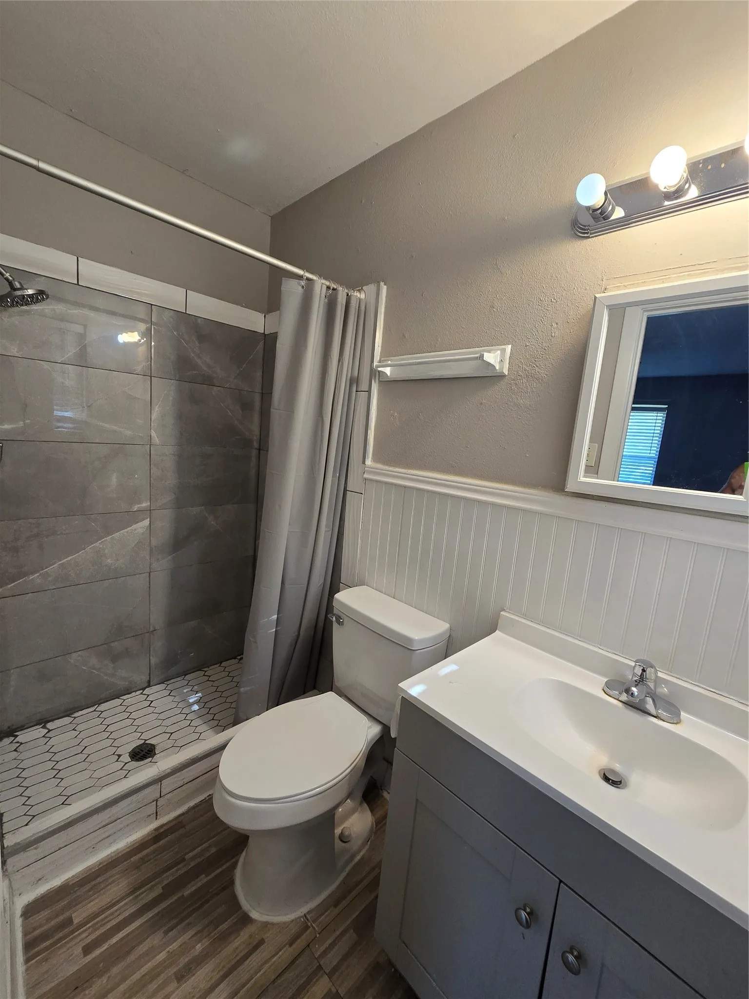 Single Family Residence For Rent in Dallas County , 427 Royal Crest Drive, Richardson, Texas 75081, 3 Bedroom, 3 Bathroom, Garage spaces, 1,212 Sqft, built in 1956, mls#21361433, Real Estate Agent in Richardson, Homes For Rent in Dallas county, Homes For Rent in Richardson, Realtor in Richardson Texas, Real Estate Brokerage Independent Realty Texas, Luminita Cordes Realtor