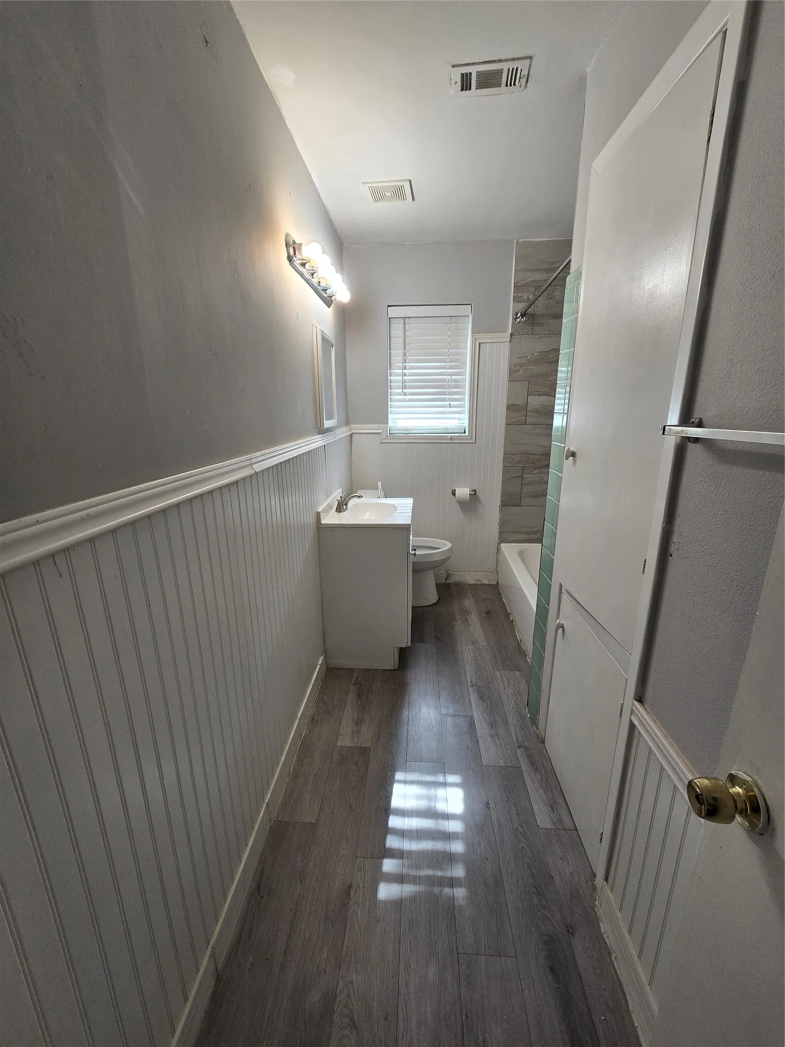 Single Family Residence For Rent in Dallas County , 427 Royal Crest Drive, Richardson, Texas 75081, 3 Bedroom, 3 Bathroom, Garage spaces, 1,212 Sqft, built in 1956, mls#21361433, Real Estate Agent in Richardson, Homes For Rent in Dallas county, Homes For Rent in Richardson, Realtor in Richardson Texas, Real Estate Brokerage Independent Realty Texas, Luminita Cordes Realtor