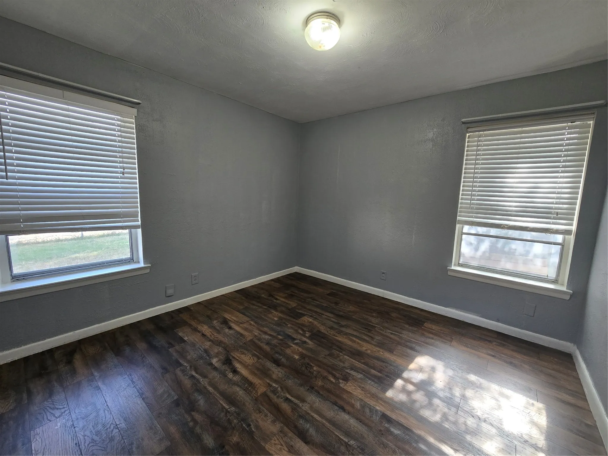Single Family Residence For Rent in Dallas County , 427 Royal Crest Drive, Richardson, Texas 75081, 3 Bedroom, 3 Bathroom, Garage spaces, 1,212 Sqft, built in 1956, mls#21361433, Real Estate Agent in Richardson, Homes For Rent in Dallas county, Homes For Rent in Richardson, Realtor in Richardson Texas, Real Estate Brokerage Independent Realty Texas, Luminita Cordes Realtor