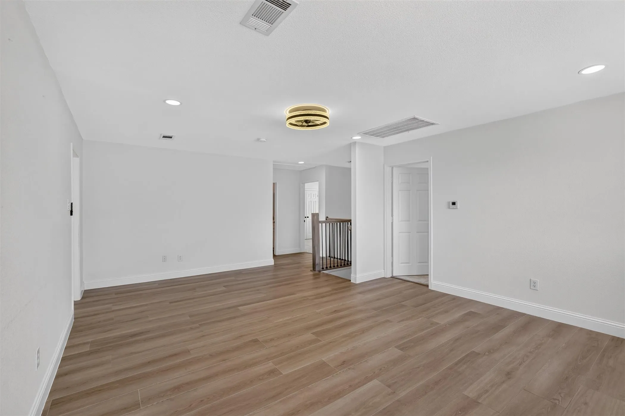 Single Family Residence For Sale in Dallas County , 3402 Seabreeze Drive, Rowlett, Texas 75088, 4 Bedroom, 2 Bathroom, 2 Garage spaces, 2,862 Sqft, built in 1997, mls#21357849, Real Estate Agent in Rowlett, Homes For Sale in Dallas county, Homes For Sale in Rowlett, Realtor in Rowlett Texas, Real Estate Brokerage Independent Realty Texas, Luminita Cordes Realtor