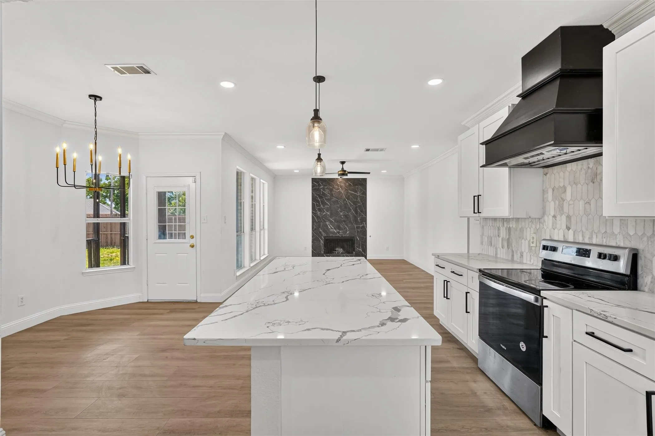 Single Family Residence For Sale in Dallas County , 3402 Seabreeze Drive, Rowlett, Texas 75088, 4 Bedroom, 2 Bathroom, 2 Garage spaces, 2,862 Sqft, built in 1997, mls#21357849, Real Estate Agent in Rowlett, Homes For Sale in Dallas county, Homes For Sale in Rowlett, Realtor in Rowlett Texas, Real Estate Brokerage Independent Realty Texas, Luminita Cordes Realtor