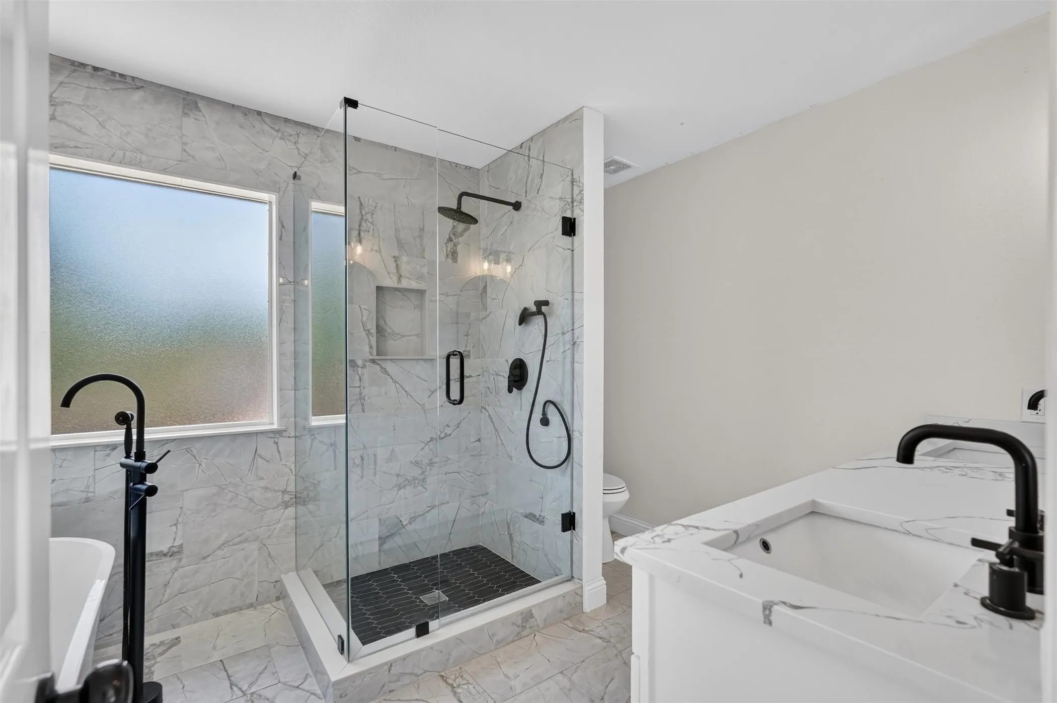 Single Family Residence For Sale in Dallas County , 3402 Seabreeze Drive, Rowlett, Texas 75088, 4 Bedroom, 2 Bathroom, 2 Garage spaces, 2,862 Sqft, built in 1997, mls#21357849, Real Estate Agent in Rowlett, Homes For Sale in Dallas county, Homes For Sale in Rowlett, Realtor in Rowlett Texas, Real Estate Brokerage Independent Realty Texas, Luminita Cordes Realtor
