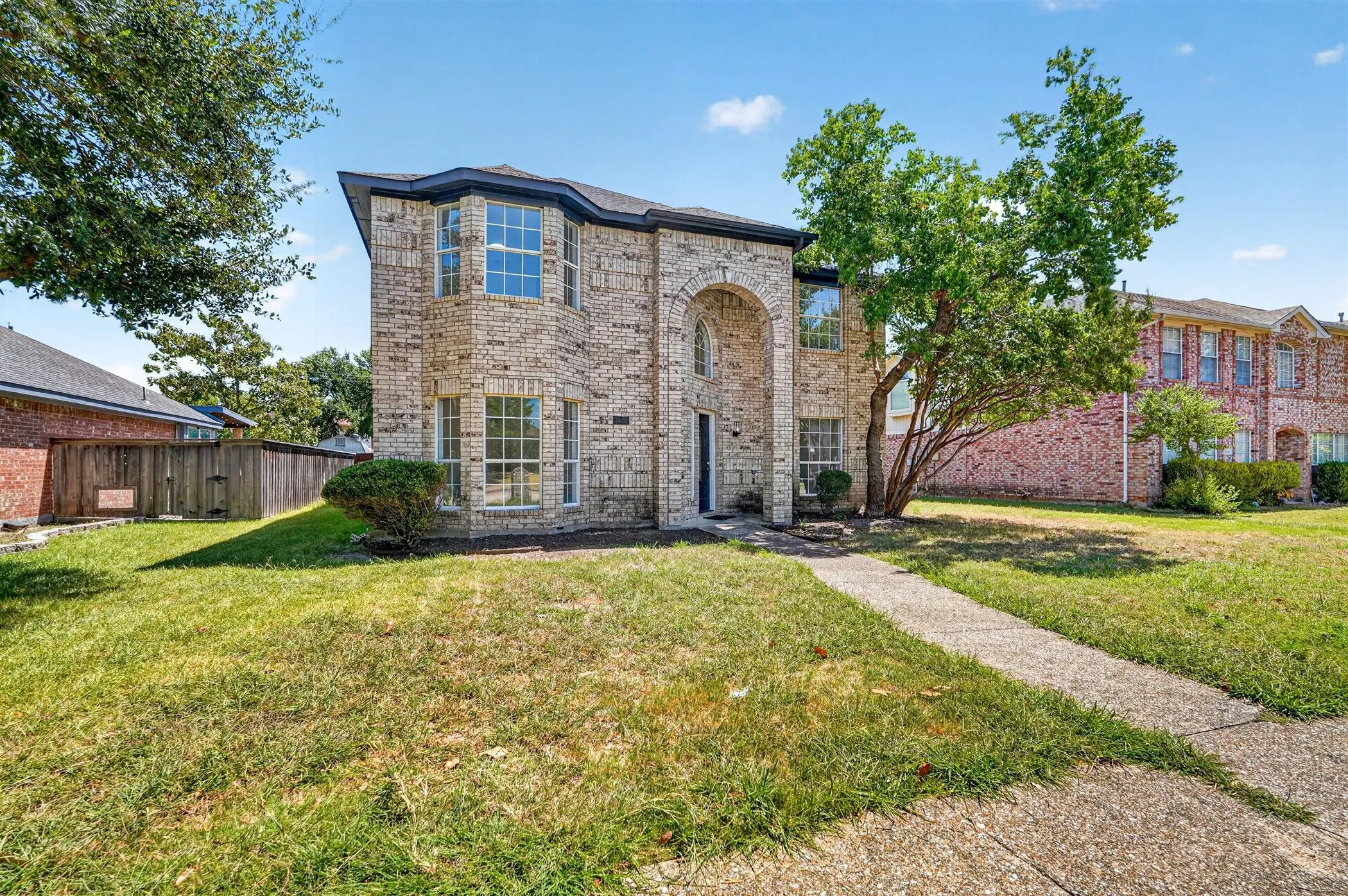 Single Family Residence For Sale in Dallas County , 3402 Seabreeze Drive, Rowlett, Texas 75088, 4 Bedroom, 2 Bathroom, 2 Garage spaces, 2,862 Sqft, built in 1997, mls#21357849, Real Estate Agent in Rowlett, Homes For Sale in Dallas county, Homes For Sale in Rowlett, Realtor in Rowlett Texas, Real Estate Brokerage Independent Realty Texas, Luminita Cordes Realtor