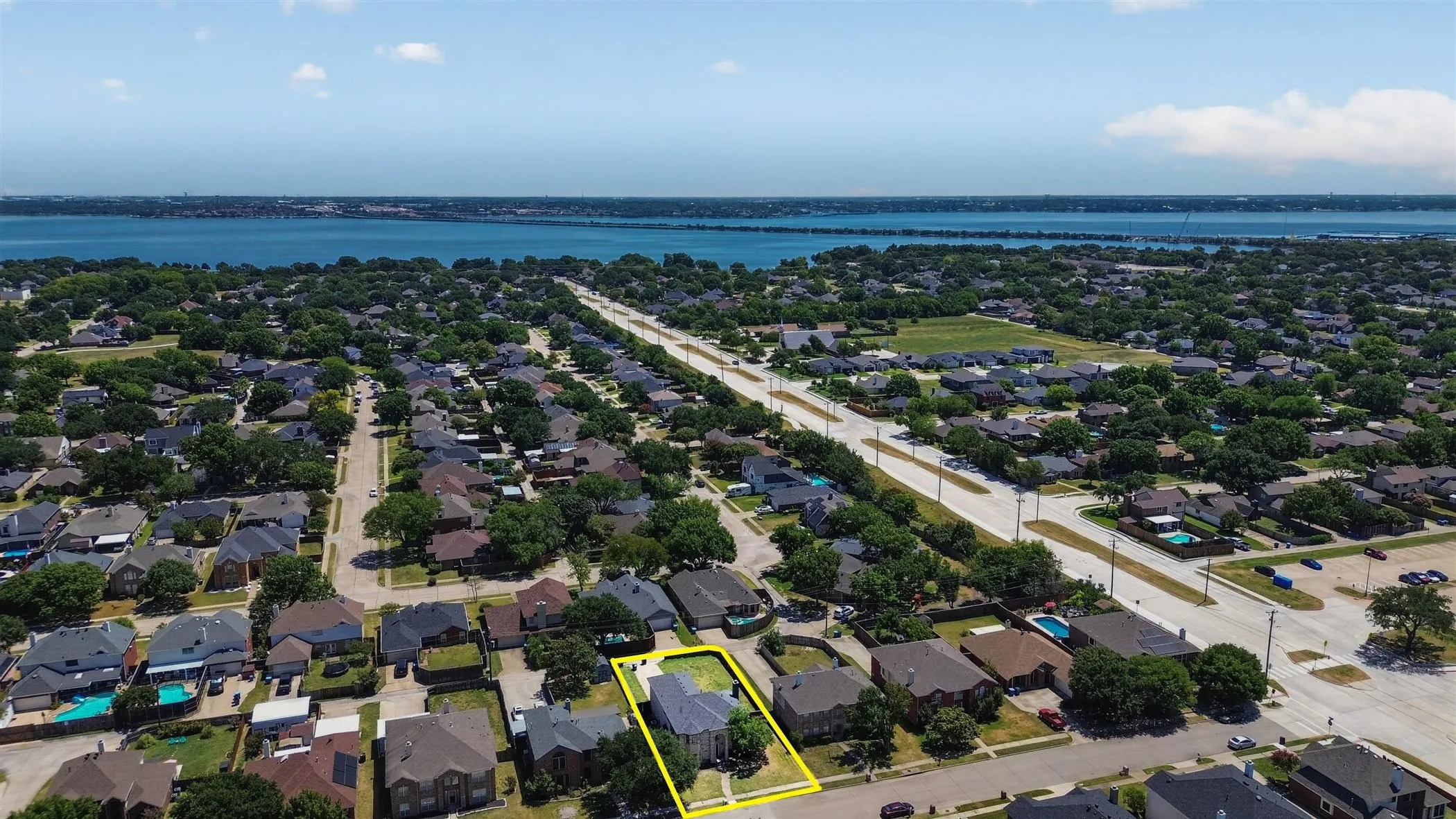 Single Family Residence For Sale in Dallas County , 3402 Seabreeze Drive, Rowlett, Texas 75088, 4 Bedroom, 2 Bathroom, 2 Garage spaces, 2,862 Sqft, built in 1997, mls#21357849, Real Estate Agent in Rowlett, Homes For Sale in Dallas county, Homes For Sale in Rowlett, Realtor in Rowlett Texas, Real Estate Brokerage Independent Realty Texas, Luminita Cordes Realtor
