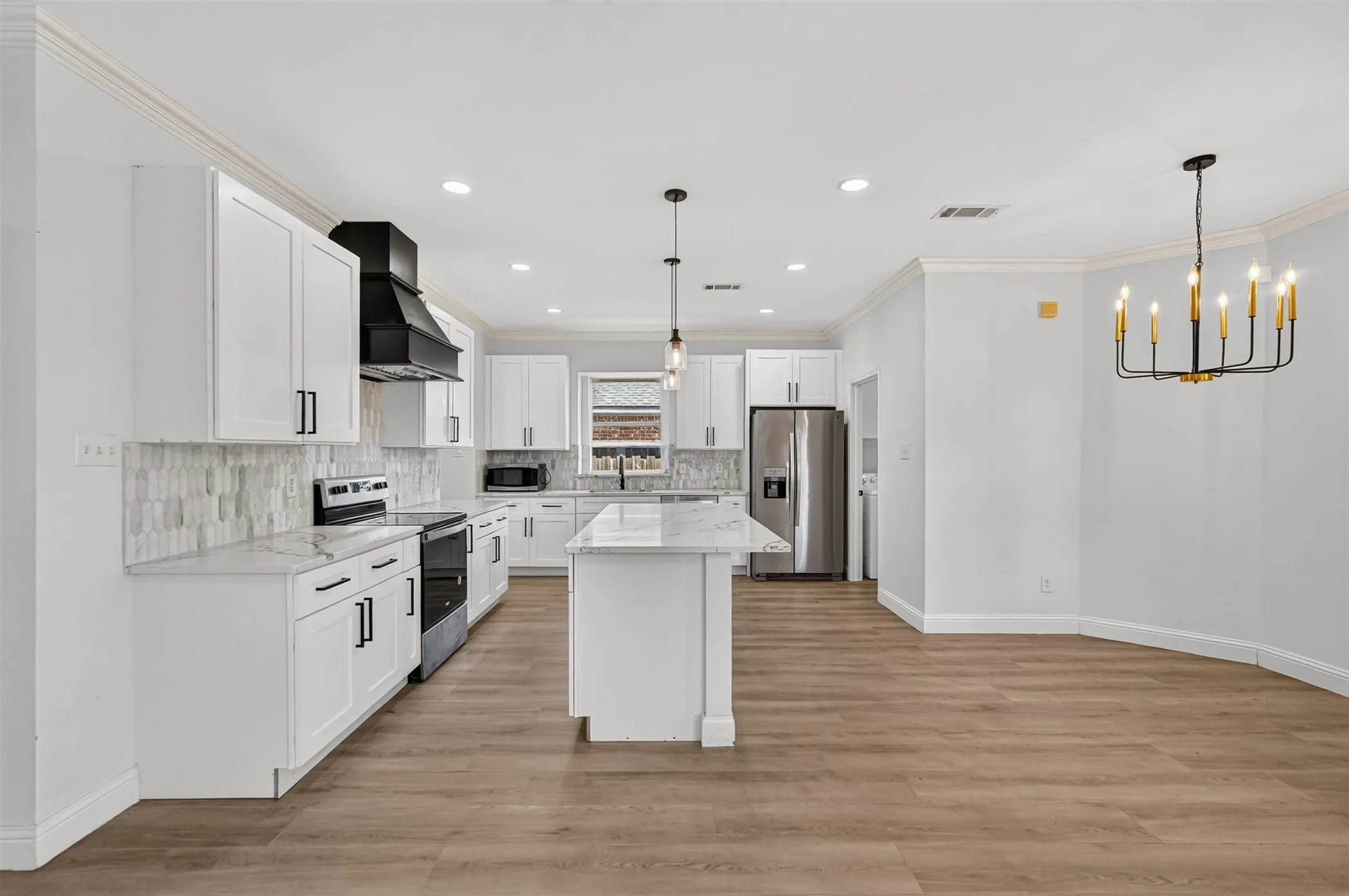 Single Family Residence For Sale in Dallas County , 3402 Seabreeze Drive, Rowlett, Texas 75088, 4 Bedroom, 2 Bathroom, 2 Garage spaces, 2,862 Sqft, built in 1997, mls#21357849, Real Estate Agent in Rowlett, Homes For Sale in Dallas county, Homes For Sale in Rowlett, Realtor in Rowlett Texas, Real Estate Brokerage Independent Realty Texas, Luminita Cordes Realtor