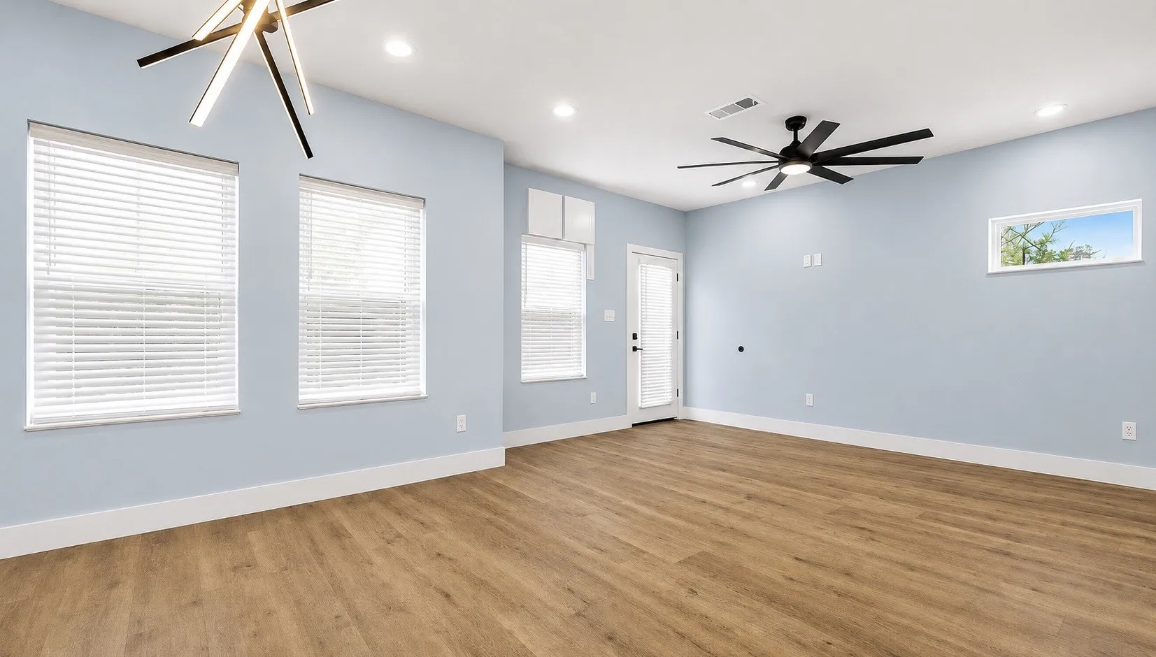Duplex For Rent in Tarrant County , 1115 E Oleander Street, Fort Worth, Texas 76104, 3 Bedroom, 4 Bathroom, 2 Garage spaces, 1,981 Sqft, built in 2025, mls#21360374, Real Estate Agent in Fort Worth, Homes For Rent in Tarrant county, Homes For Rent in Fort Worth, Realtor in Fort Worth Texas, Real Estate Brokerage Independent Realty Texas, Luminita Cordes Realtor