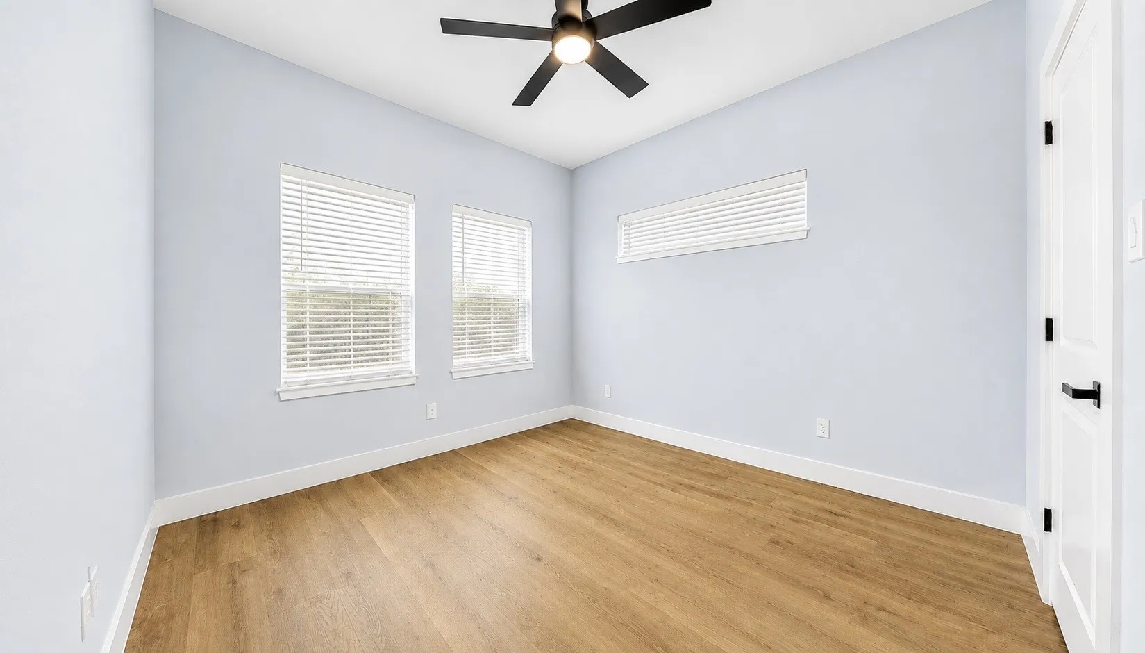 Duplex For Rent in Tarrant County , 1115 E Oleander Street, Fort Worth, Texas 76104, 3 Bedroom, 4 Bathroom, 2 Garage spaces, 1,981 Sqft, built in 2025, mls#21360374, Real Estate Agent in Fort Worth, Homes For Rent in Tarrant county, Homes For Rent in Fort Worth, Realtor in Fort Worth Texas, Real Estate Brokerage Independent Realty Texas, Luminita Cordes Realtor