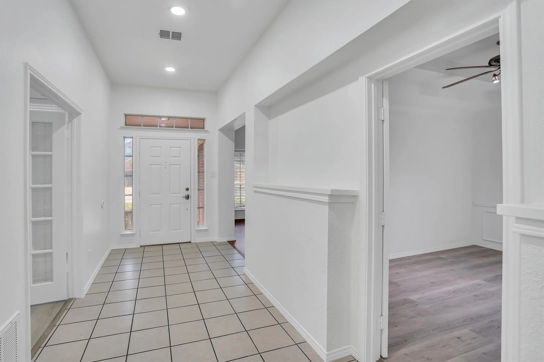 Single Family Residence For Sale in Tarrant County , 117 Fort Edward Drive, Arlington, Texas 76002, 5 Bedroom, 2 Bathroom, 2 Garage spaces, 2,284 Sqft, built in 2001, mls#21361436, Real Estate Agent in Arlington, Homes For Sale in Tarrant county, Homes For Sale in Arlington, Realtor in Arlington Texas, Real Estate Brokerage Independent Realty Texas, Luminita Cordes Realtor