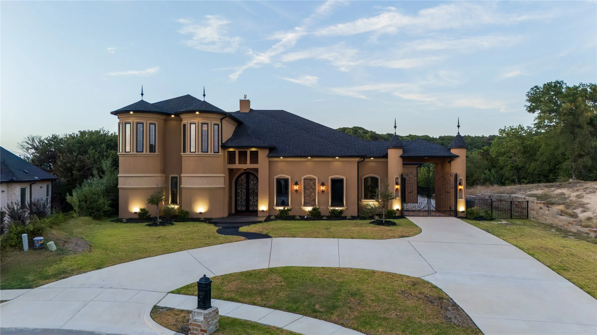 Single Family Residence For Sale in Dallas County , 2621 Whispering Oaks Cove, Cedar Hill, Texas 75104, 5 Bedroom, 6 Bathroom, 4 Garage spaces, 6,163 Sqft, built in 2024, mls#21361395, Real Estate Agent in Cedar Hill, Homes For Sale in Dallas county, Homes For Sale in Cedar Hill, Realtor in Cedar Hill Texas, Real Estate Brokerage Independent Realty Texas, Luminita Cordes Realtor