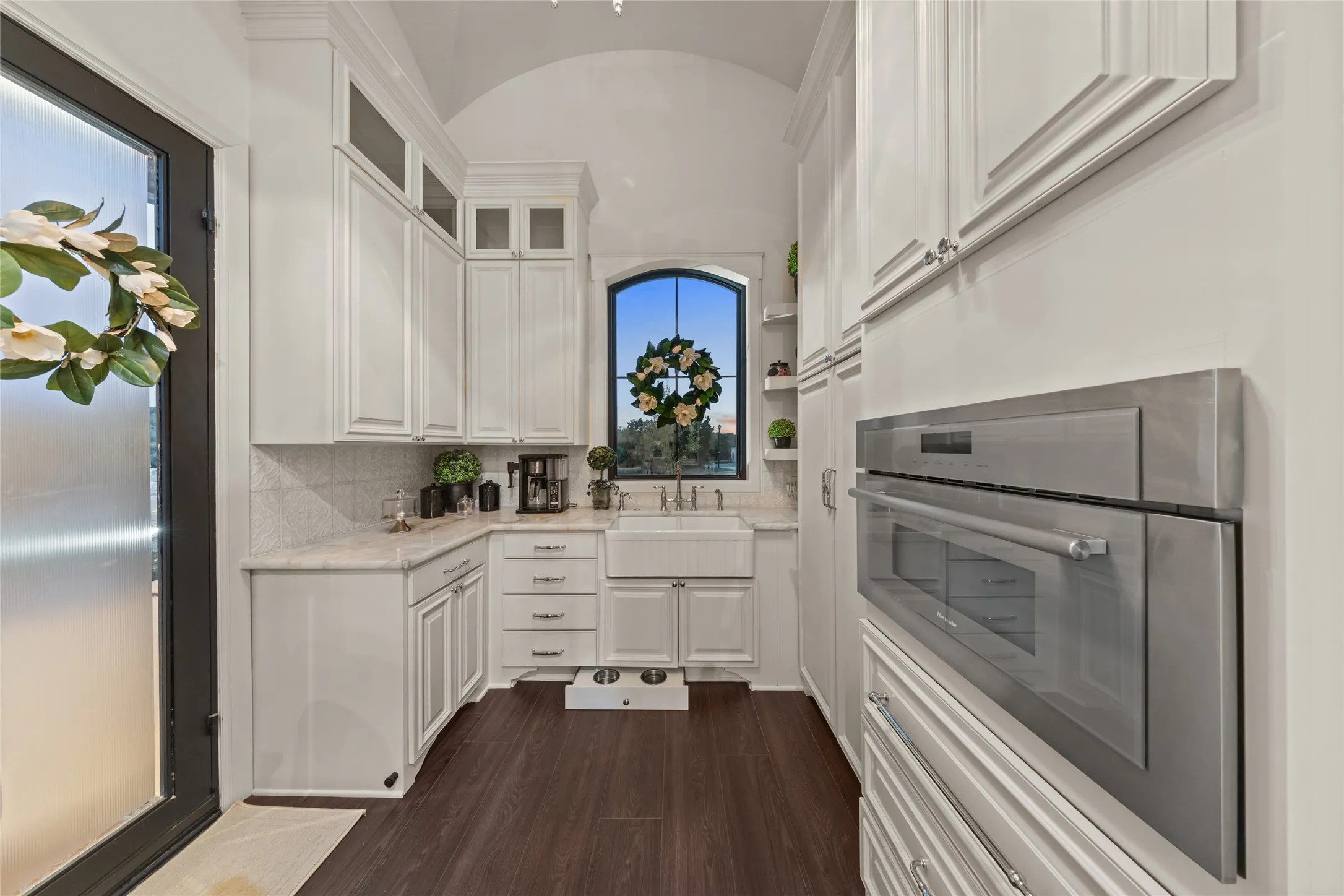 Single Family Residence For Sale in Dallas County , 2621 Whispering Oaks Cove, Cedar Hill, Texas 75104, 5 Bedroom, 6 Bathroom, 4 Garage spaces, 6,163 Sqft, built in 2024, mls#21361395, Real Estate Agent in Cedar Hill, Homes For Sale in Dallas county, Homes For Sale in Cedar Hill, Realtor in Cedar Hill Texas, Real Estate Brokerage Independent Realty Texas, Luminita Cordes Realtor