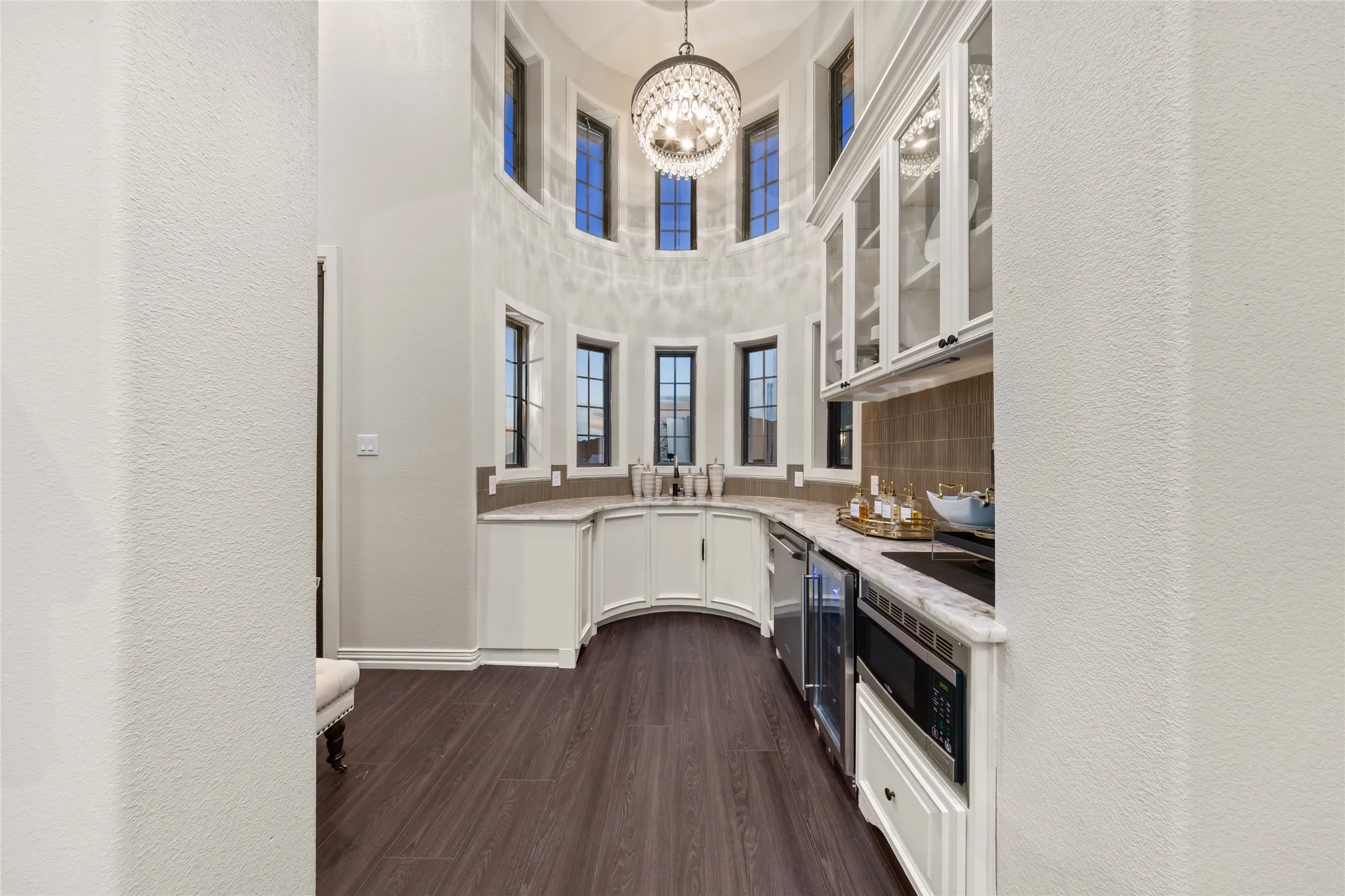 Single Family Residence For Sale in Dallas County , 2621 Whispering Oaks Cove, Cedar Hill, Texas 75104, 5 Bedroom, 6 Bathroom, 4 Garage spaces, 6,163 Sqft, built in 2024, mls#21361395, Real Estate Agent in Cedar Hill, Homes For Sale in Dallas county, Homes For Sale in Cedar Hill, Realtor in Cedar Hill Texas, Real Estate Brokerage Independent Realty Texas, Luminita Cordes Realtor