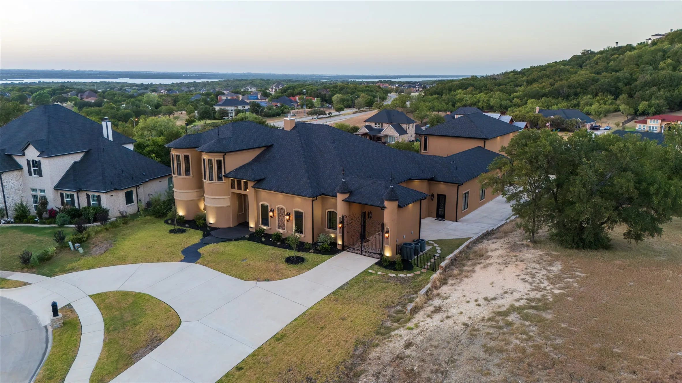 Single Family Residence For Sale in Dallas County , 2621 Whispering Oaks Cove, Cedar Hill, Texas 75104, 5 Bedroom, 6 Bathroom, 4 Garage spaces, 6,163 Sqft, built in 2024, mls#21361395, Real Estate Agent in Cedar Hill, Homes For Sale in Dallas county, Homes For Sale in Cedar Hill, Realtor in Cedar Hill Texas, Real Estate Brokerage Independent Realty Texas, Luminita Cordes Realtor