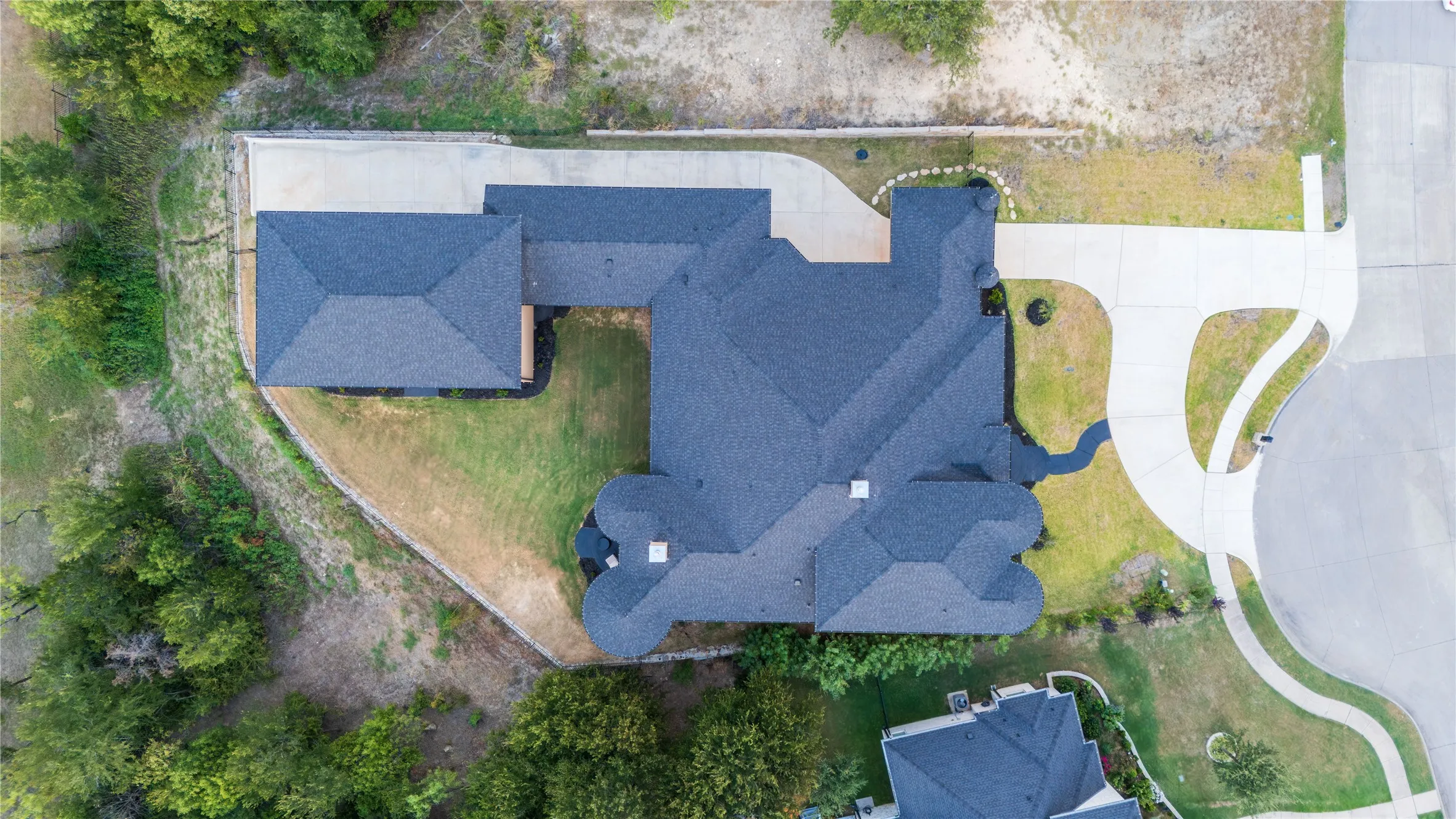 Single Family Residence For Sale in Dallas County , 2621 Whispering Oaks Cove, Cedar Hill, Texas 75104, 5 Bedroom, 6 Bathroom, 4 Garage spaces, 6,163 Sqft, built in 2024, mls#21361395, Real Estate Agent in Cedar Hill, Homes For Sale in Dallas county, Homes For Sale in Cedar Hill, Realtor in Cedar Hill Texas, Real Estate Brokerage Independent Realty Texas, Luminita Cordes Realtor