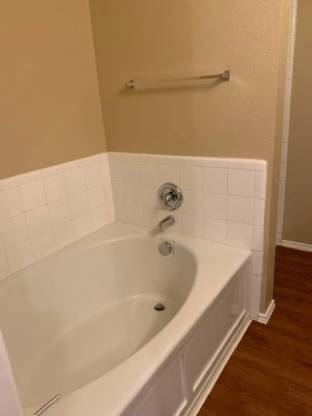 Single Family Residence For Rent in Denton County , 1437 Thornhill Lane, Little Elm, Texas 75068, 3 Bedroom, 2 Bathroom, 2 Garage spaces, 1,268 Sqft, built in 2002, mls#21361445, Real Estate Agent in Little Elm, Homes For Rent in Denton county, Homes For Rent in Little Elm, Realtor in Little Elm Texas, Real Estate Brokerage Independent Realty Texas, Luminita Cordes Realtor