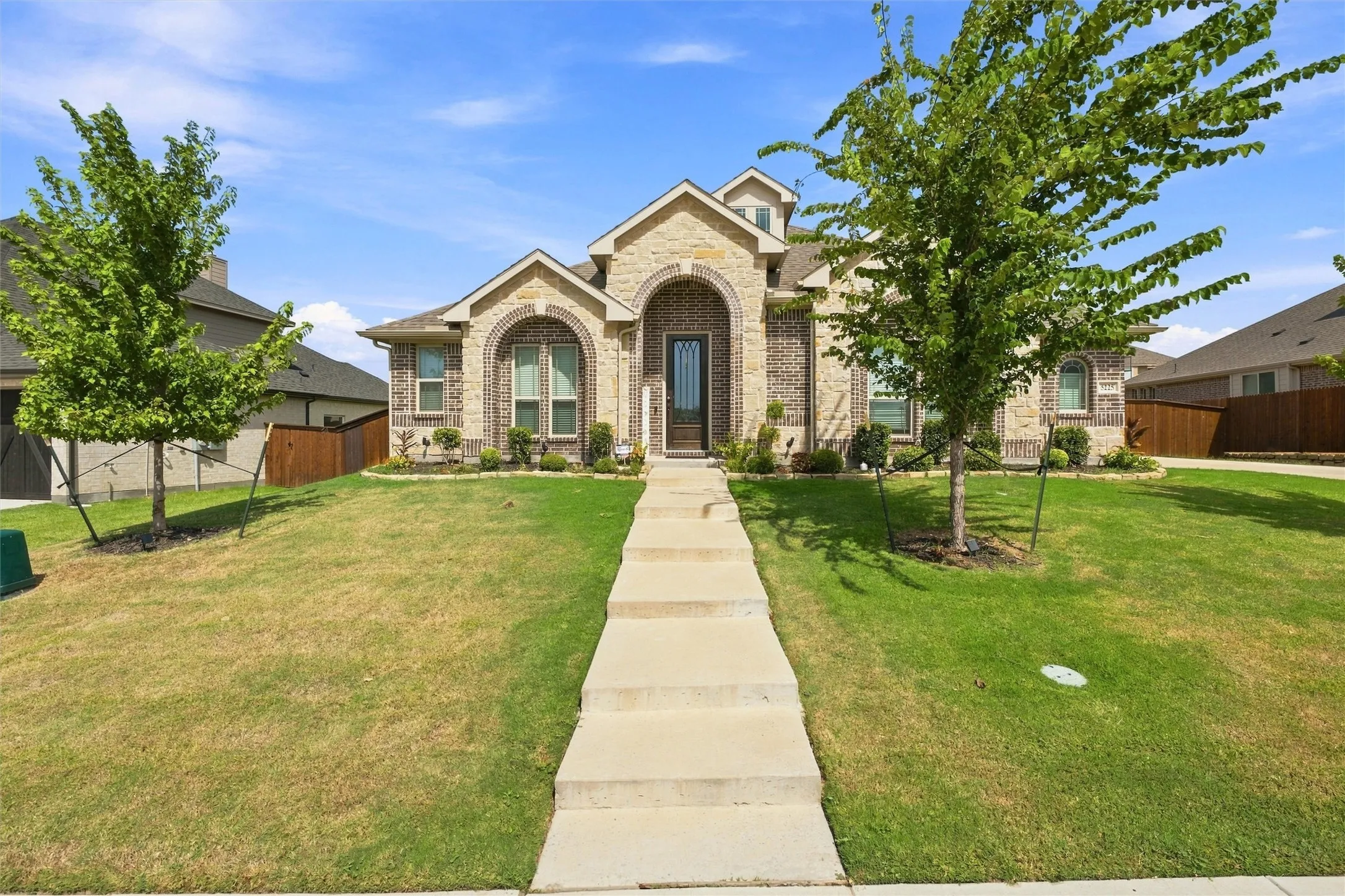 Single Family Residence For Rent in Ellis County , 5225 Rowlan Row, Midlothian, Texas 76065, 4 Bedroom, 3 Bathroom, 2 Garage spaces, 2,996 Sqft, built in 2023, mls#21361441, Real Estate Agent in Midlothian, Homes For Rent in Ellis county, Homes For Rent in Midlothian, Realtor in Midlothian Texas, Real Estate Brokerage Independent Realty Texas, Luminita Cordes Realtor