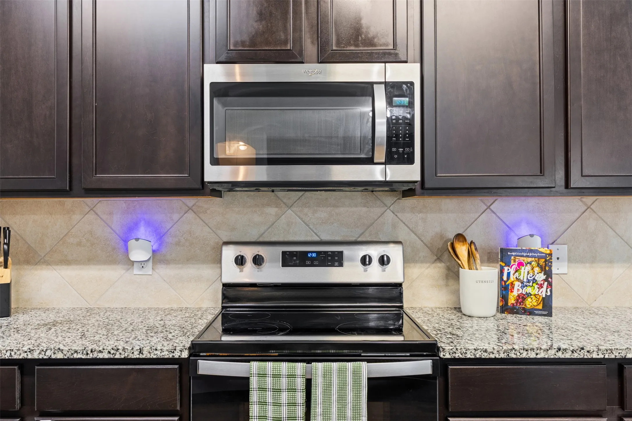 Single Family Residence For Sale in Dallas County , 2038 Buttonwood Street, Lancaster, Texas 75146, 3 Bedroom, 2 Bathroom, 2 Garage spaces, 1,882 Sqft, built in 2020, mls#21361385, Real Estate Agent in Lancaster, Homes For Sale in Dallas county, Homes For Sale in Lancaster, Realtor in Lancaster Texas, Real Estate Brokerage Independent Realty Texas, Luminita Cordes Realtor