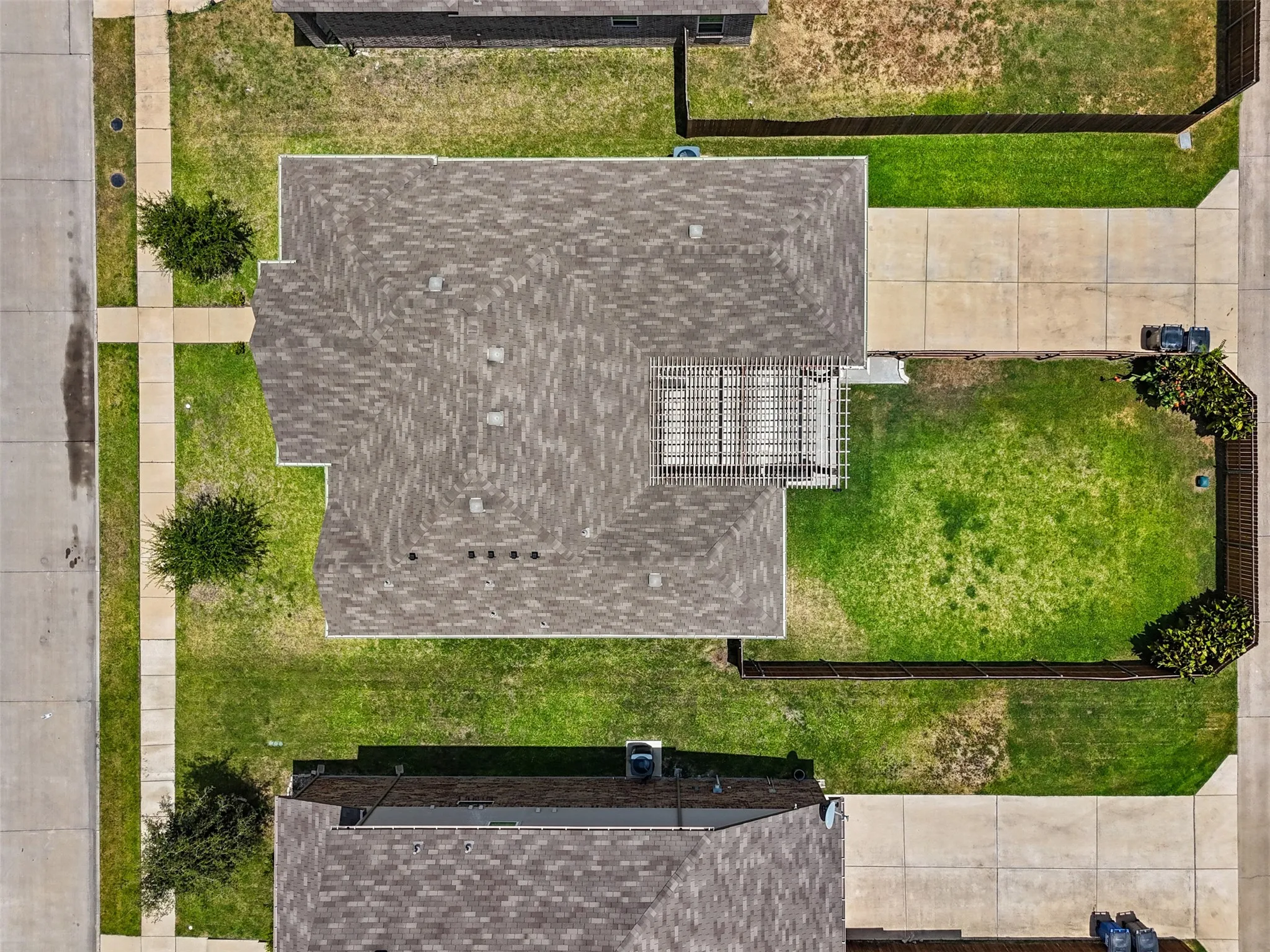 Single Family Residence For Sale in Dallas County , 2038 Buttonwood Street, Lancaster, Texas 75146, 3 Bedroom, 2 Bathroom, 2 Garage spaces, 1,882 Sqft, built in 2020, mls#21361385, Real Estate Agent in Lancaster, Homes For Sale in Dallas county, Homes For Sale in Lancaster, Realtor in Lancaster Texas, Real Estate Brokerage Independent Realty Texas, Luminita Cordes Realtor