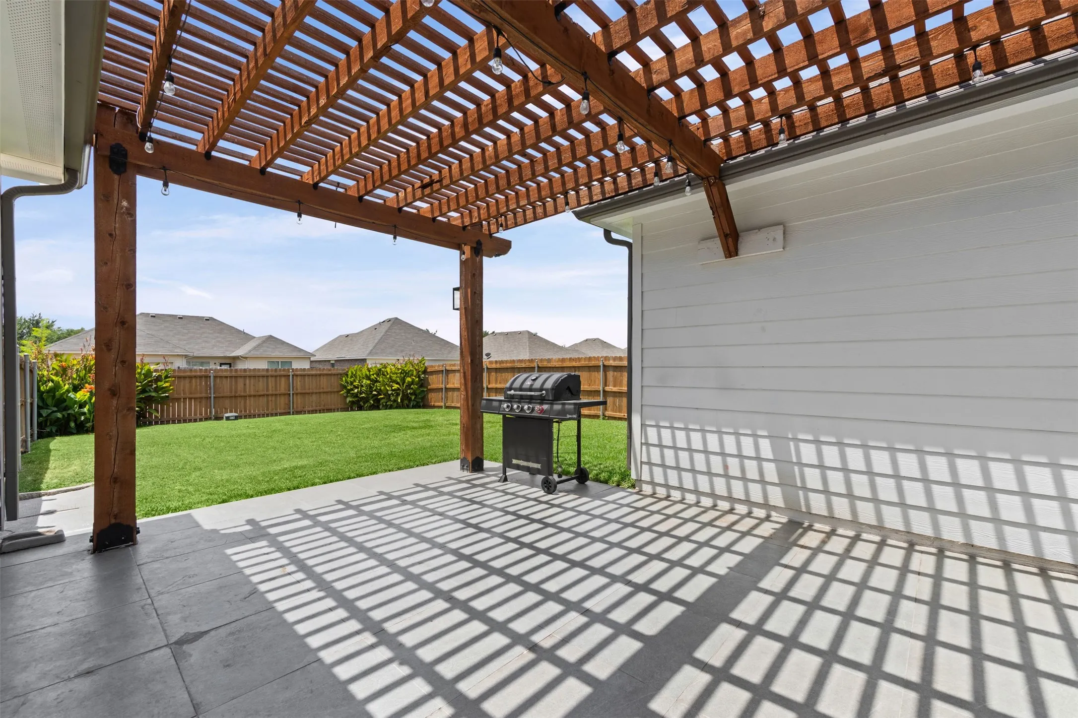Single Family Residence For Sale in Dallas County , 2038 Buttonwood Street, Lancaster, Texas 75146, 3 Bedroom, 2 Bathroom, 2 Garage spaces, 1,882 Sqft, built in 2020, mls#21361385, Real Estate Agent in Lancaster, Homes For Sale in Dallas county, Homes For Sale in Lancaster, Realtor in Lancaster Texas, Real Estate Brokerage Independent Realty Texas, Luminita Cordes Realtor