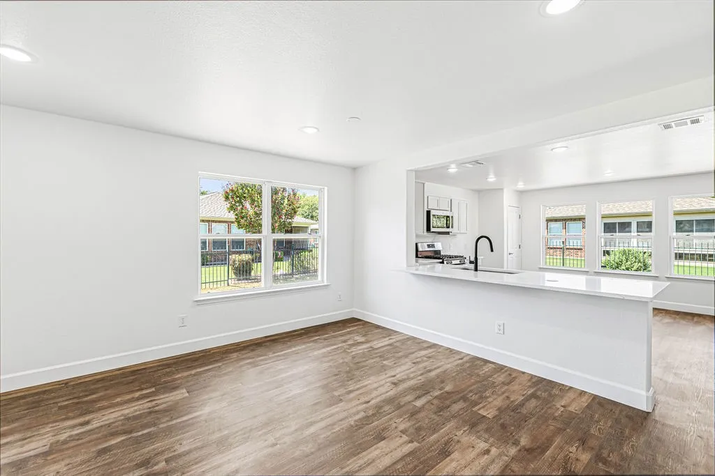 Single Family Residence For Sale in Denton County , 7737 Longaberger Drive, Frisco, Texas 75036, 2 Bedroom, 2 Bathroom, 2 Garage spaces, 1,533 Sqft, built in 2008, mls#21360662, Real Estate Agent in Frisco, Homes For Sale in Denton county, Homes For Sale in Frisco, Realtor in Frisco Texas, Real Estate Brokerage Independent Realty Texas, Luminita Cordes Realtor